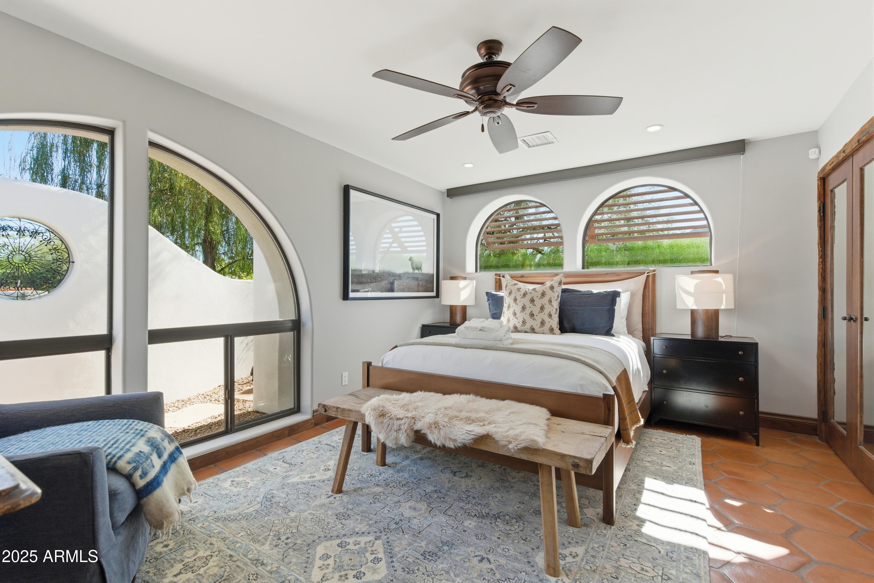 5828 E CACTUS WREN Road