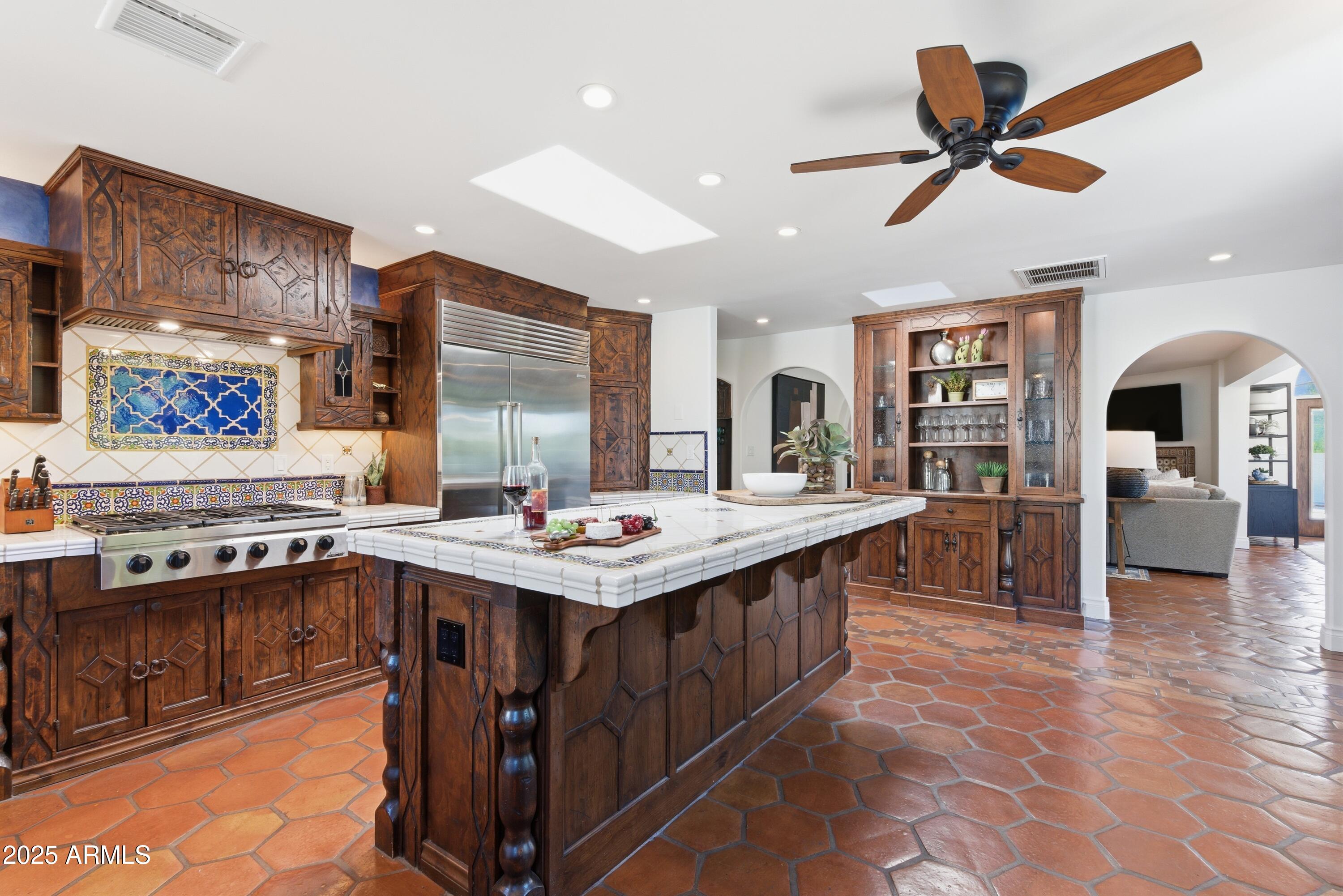 5828 E CACTUS WREN Road