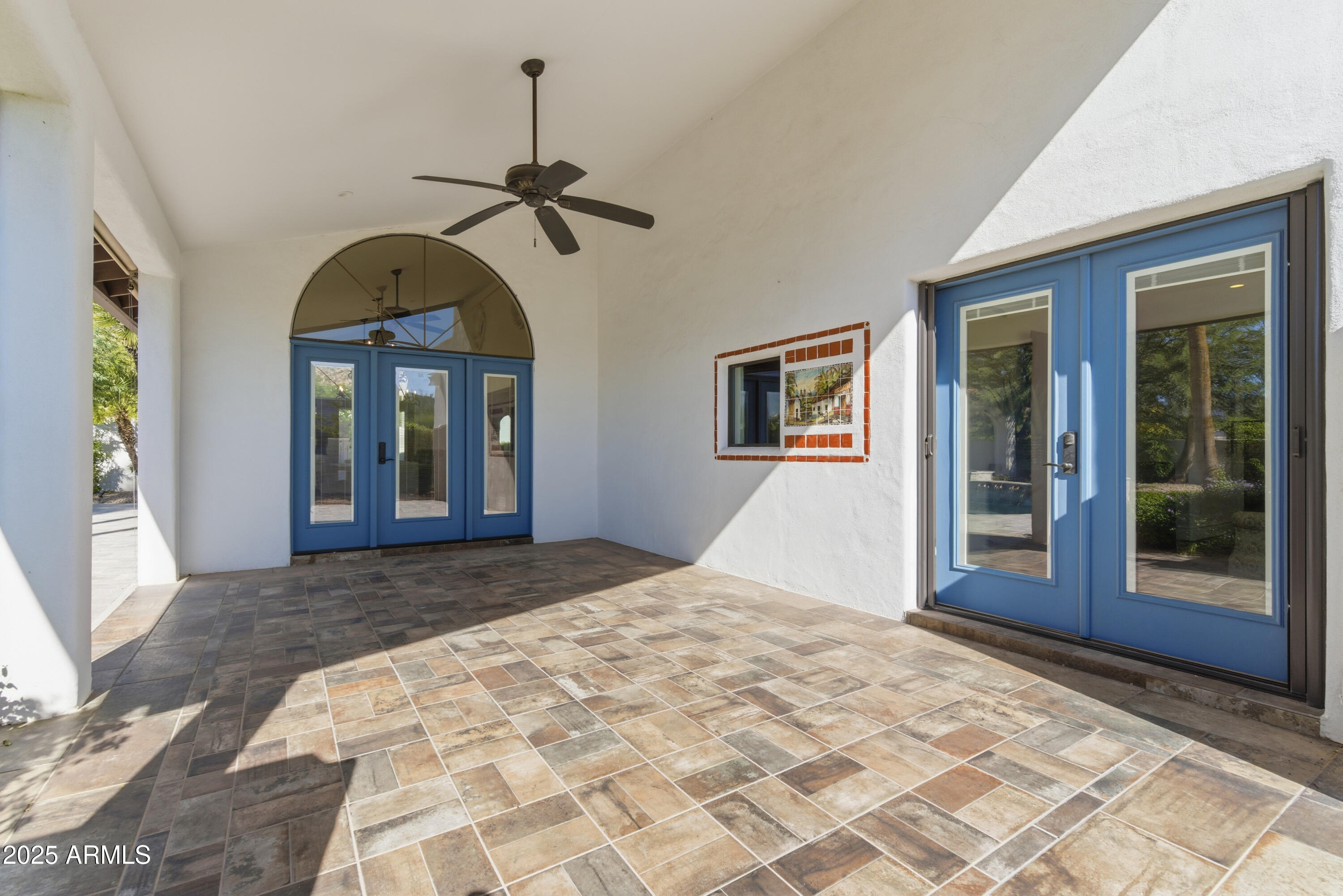 5828 E CACTUS WREN Road