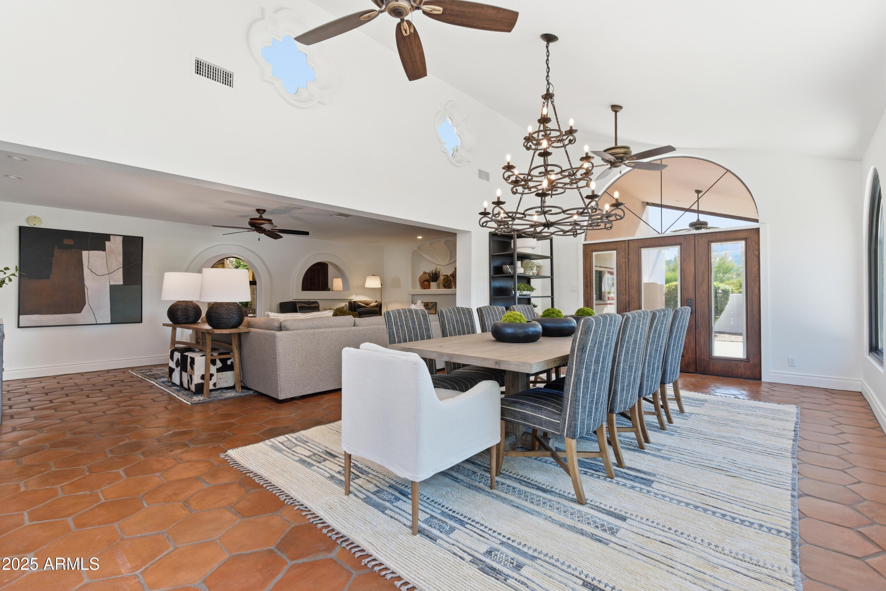 5828 E CACTUS WREN Road