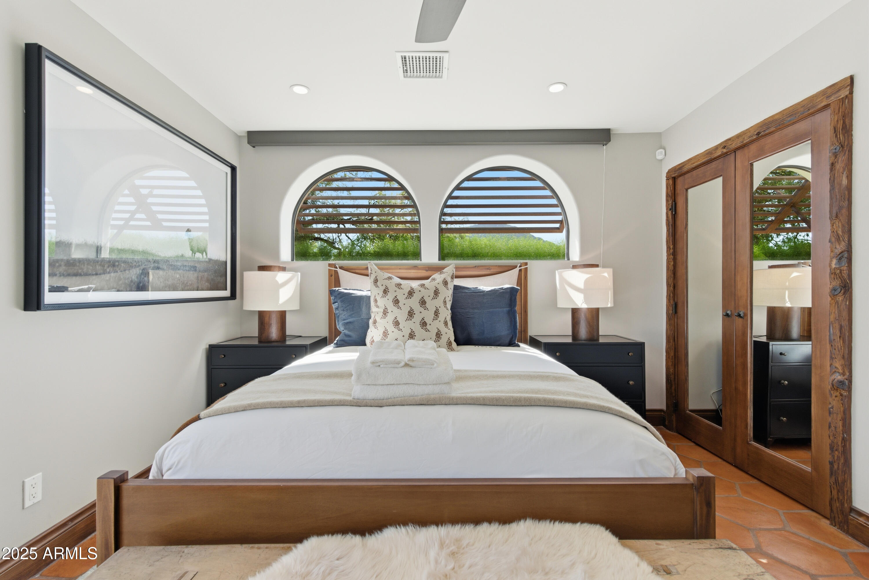 5828 E CACTUS WREN Road