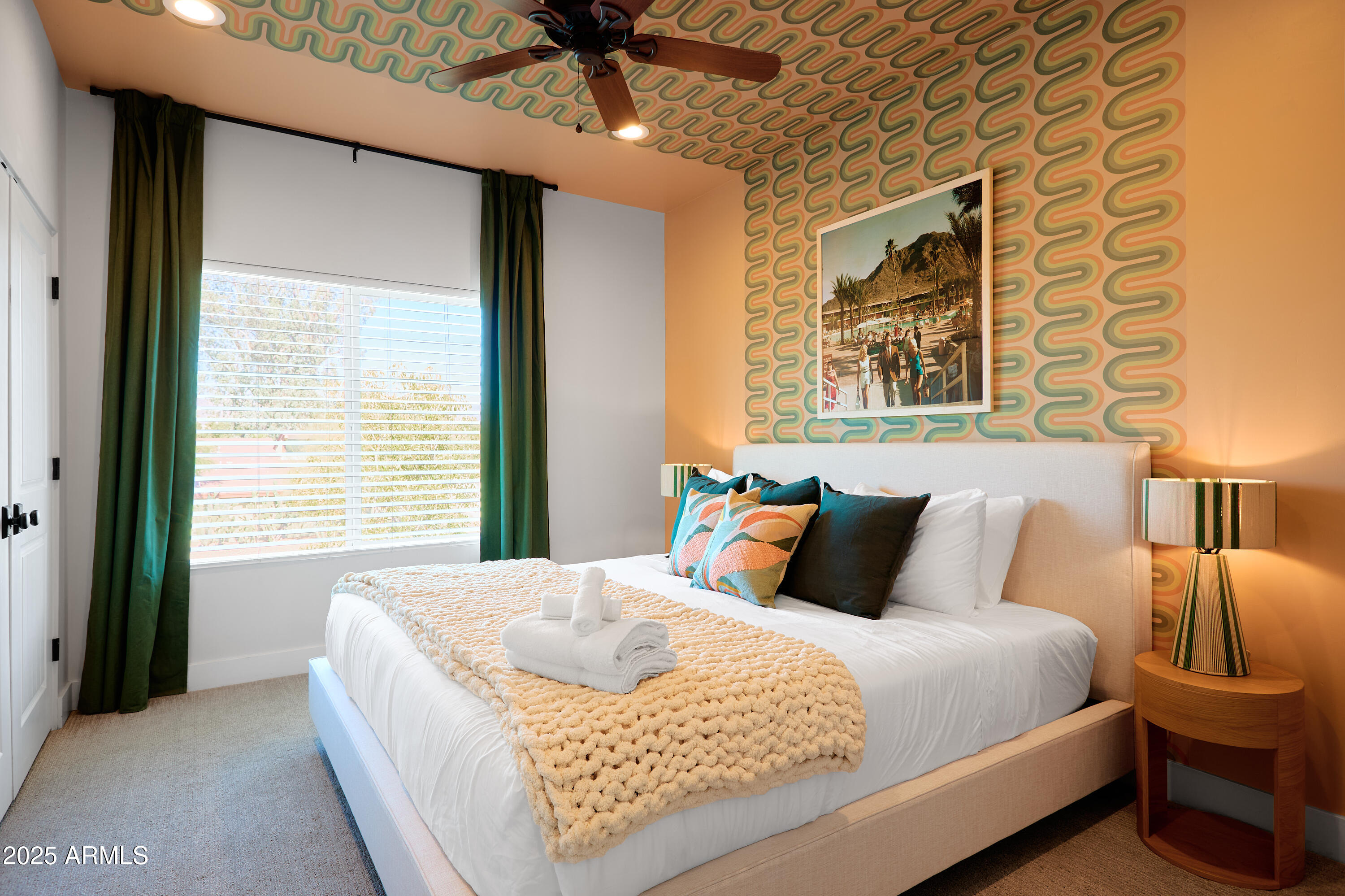 3229 E CAMPBELL Avenue