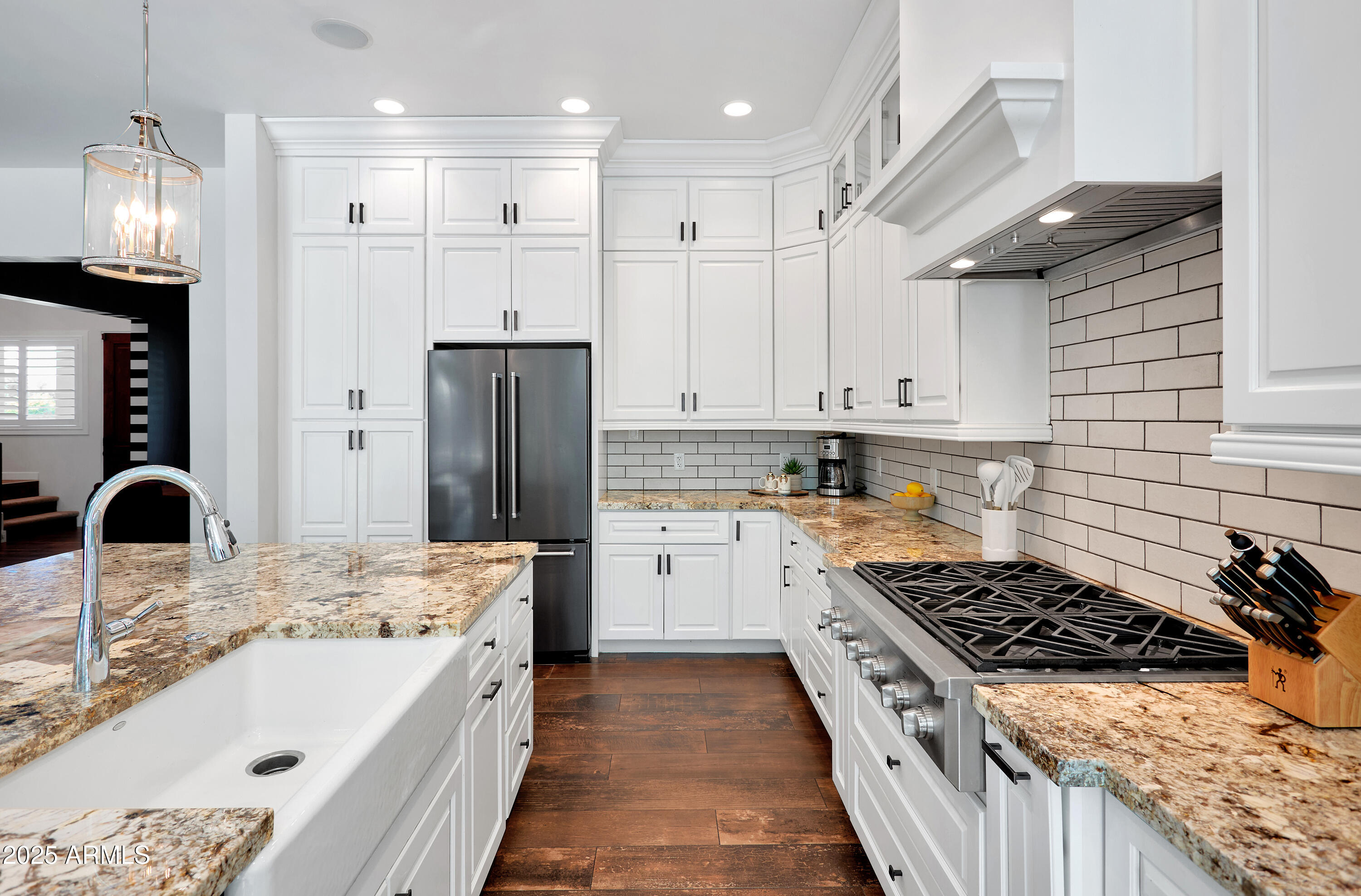 3229 E CAMPBELL Avenue