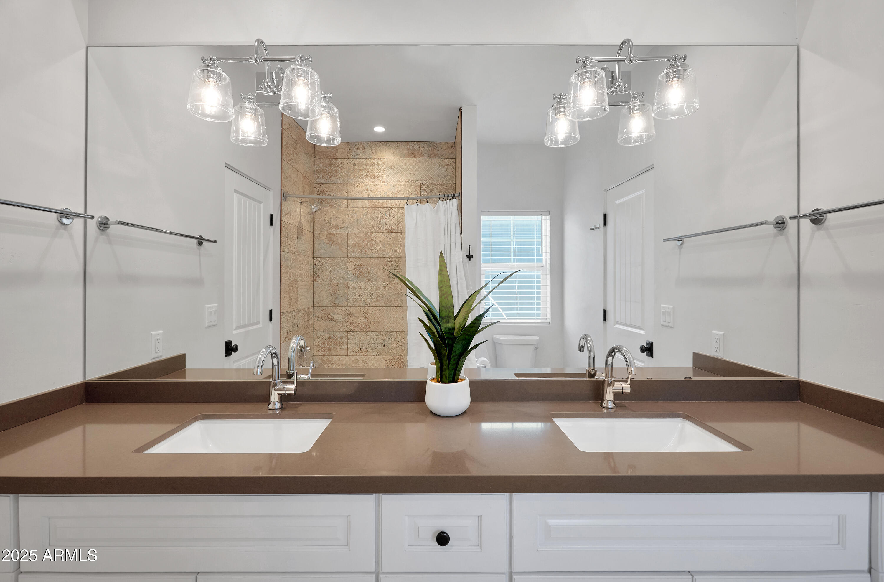 3229 E CAMPBELL Avenue