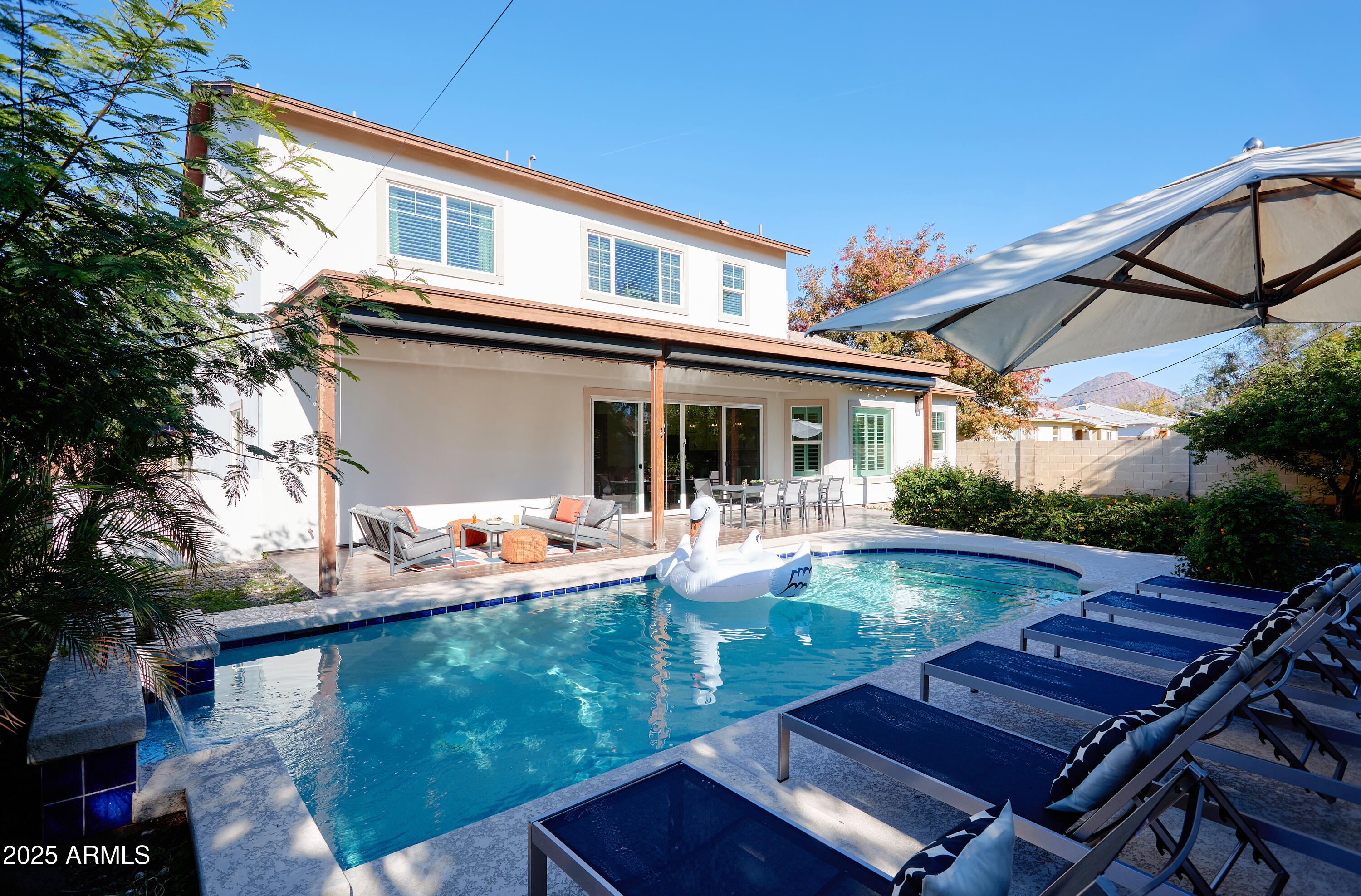 3229 E CAMPBELL Avenue