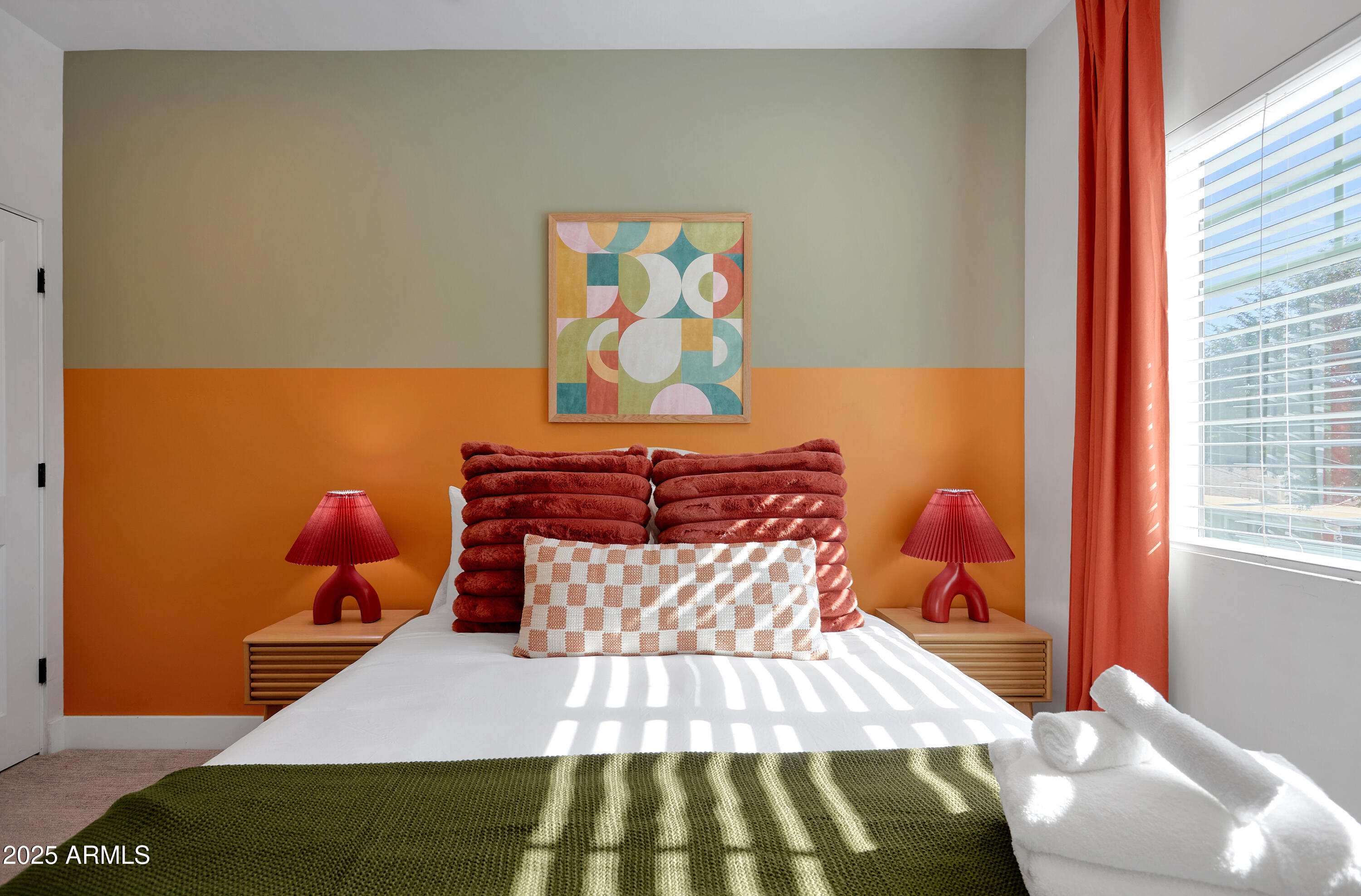 3229 E CAMPBELL Avenue