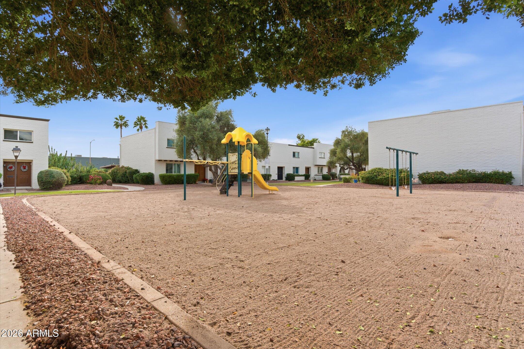 4308 N PARKWAY Avenue