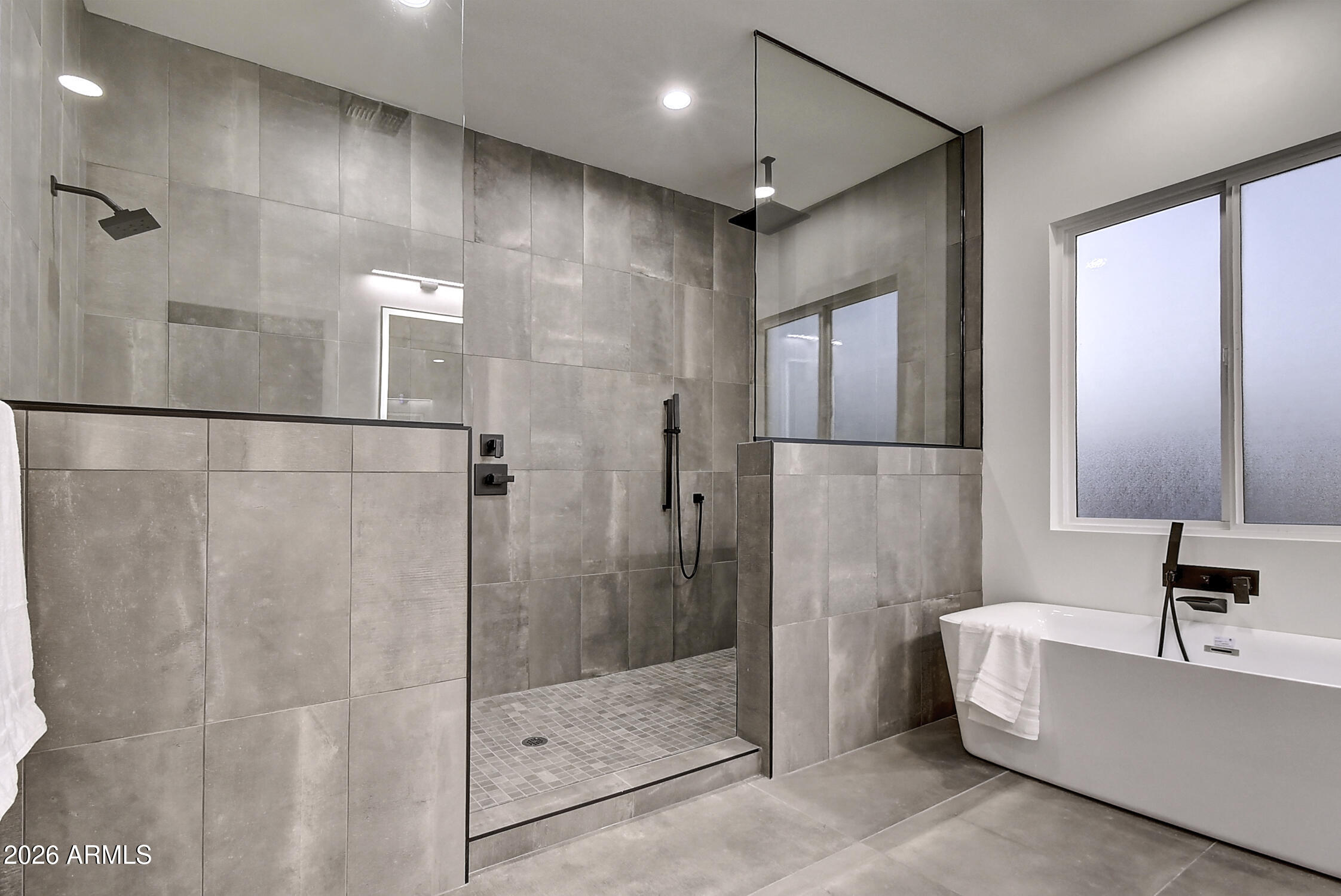 6401 E LARKSPUR Drive