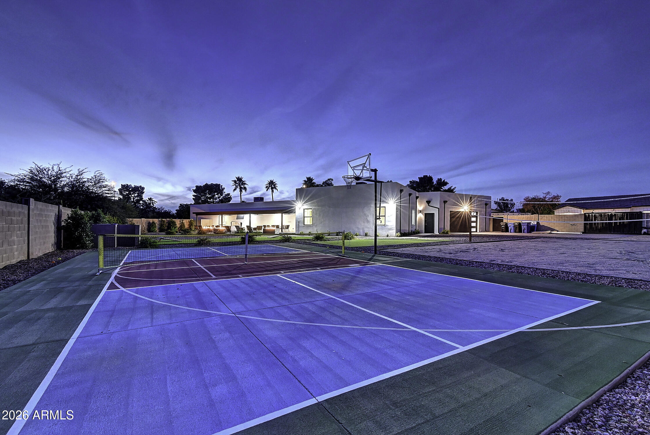 6401 E LARKSPUR Drive