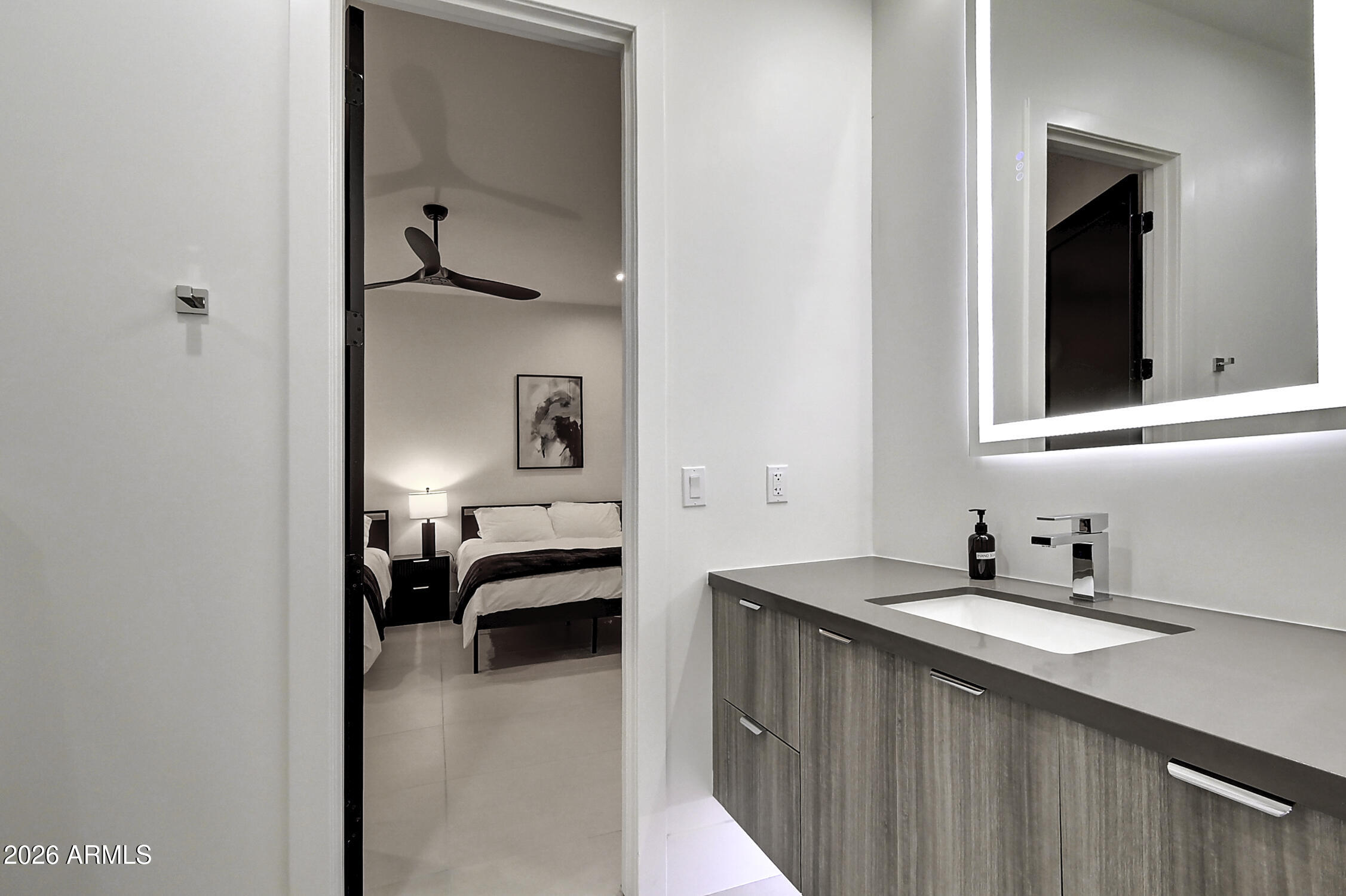 6401 E LARKSPUR Drive