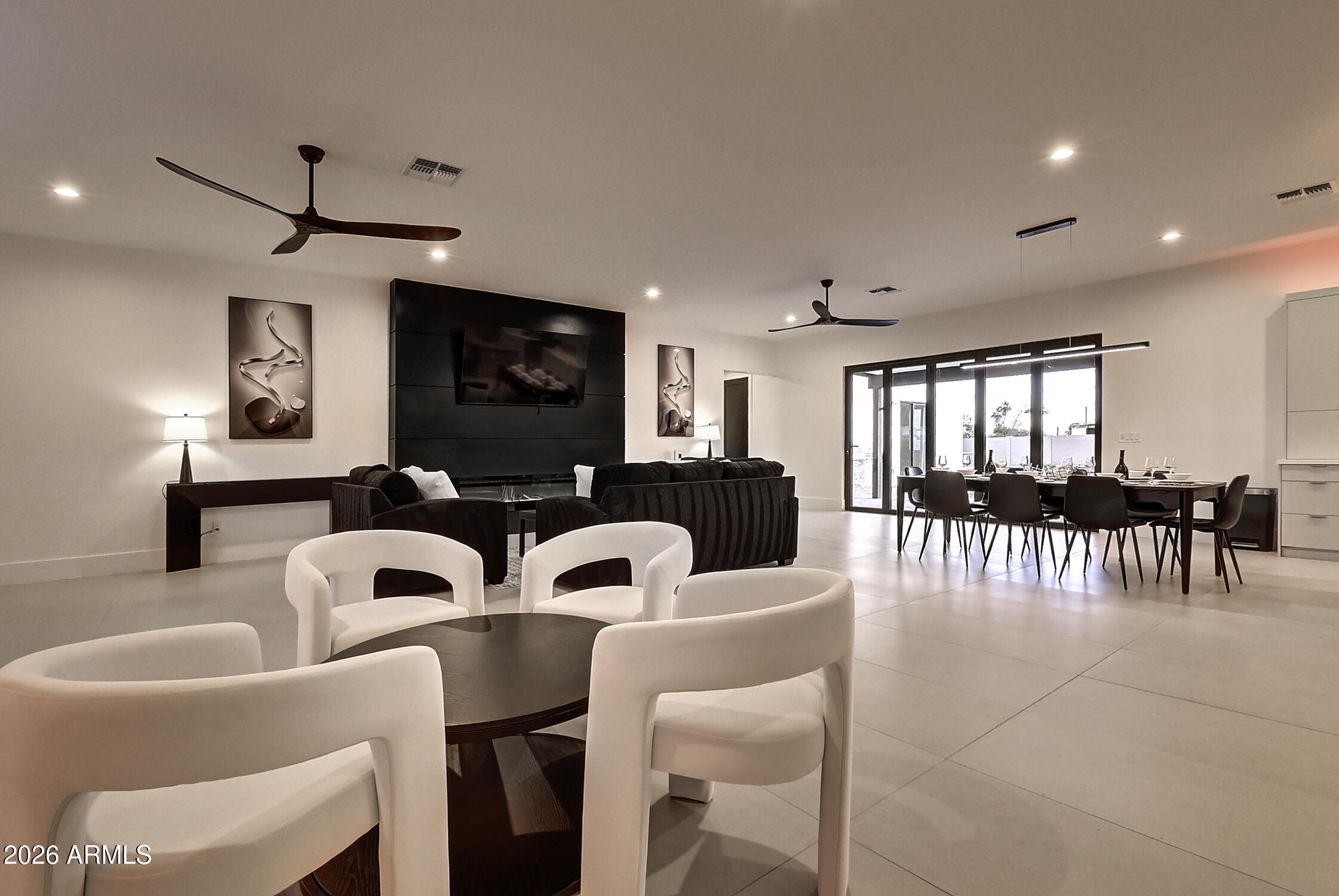 6401 E LARKSPUR Drive