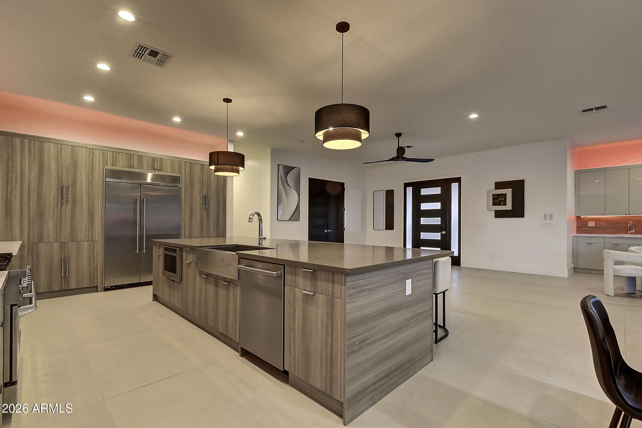 6401 E LARKSPUR Drive