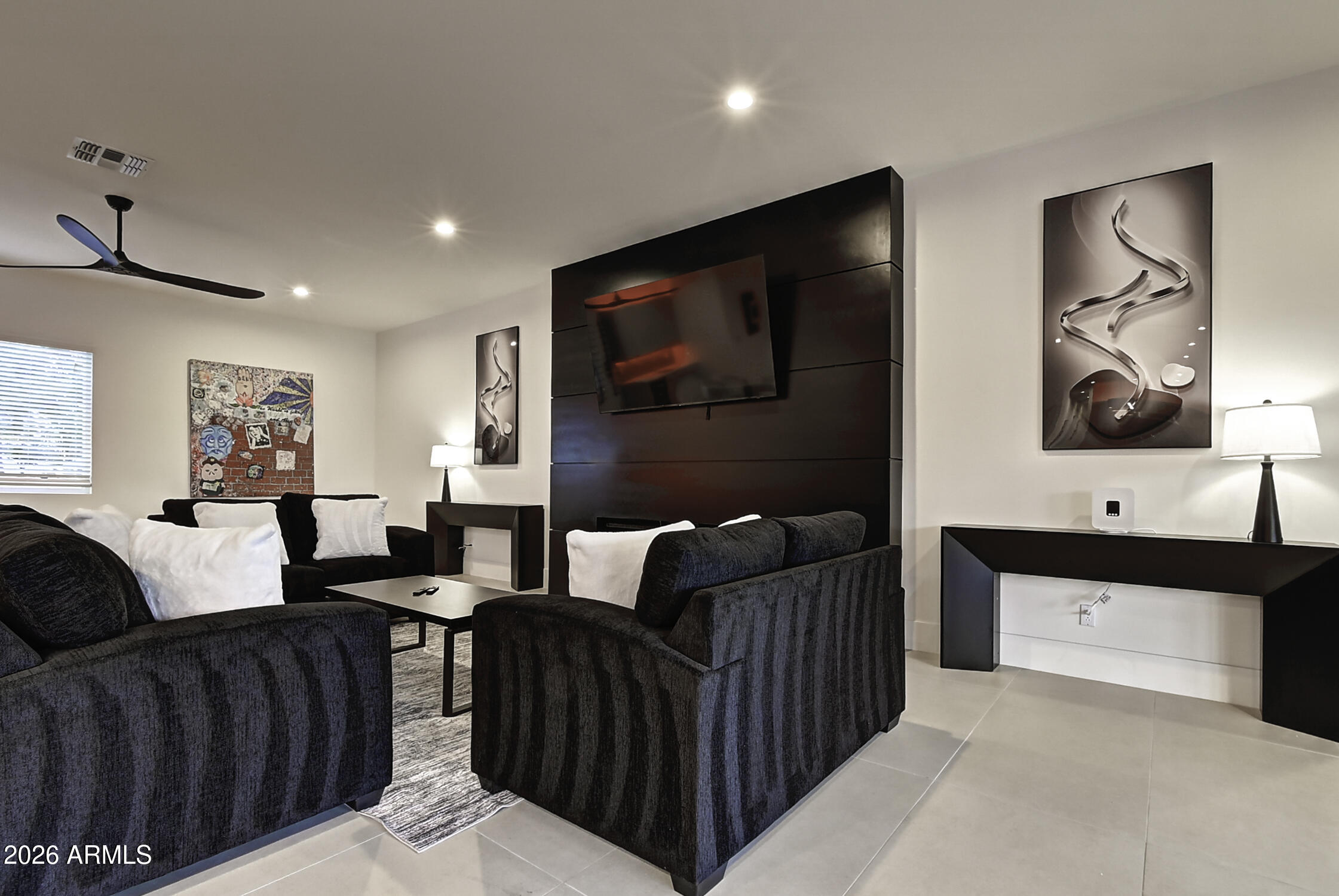 6401 E LARKSPUR Drive