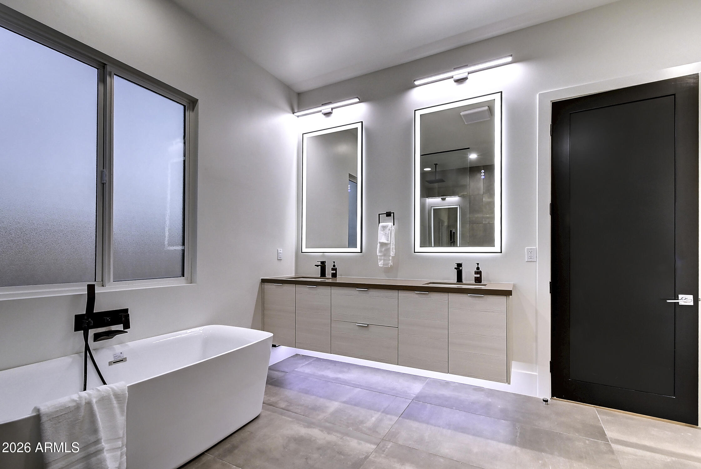 6401 E LARKSPUR Drive