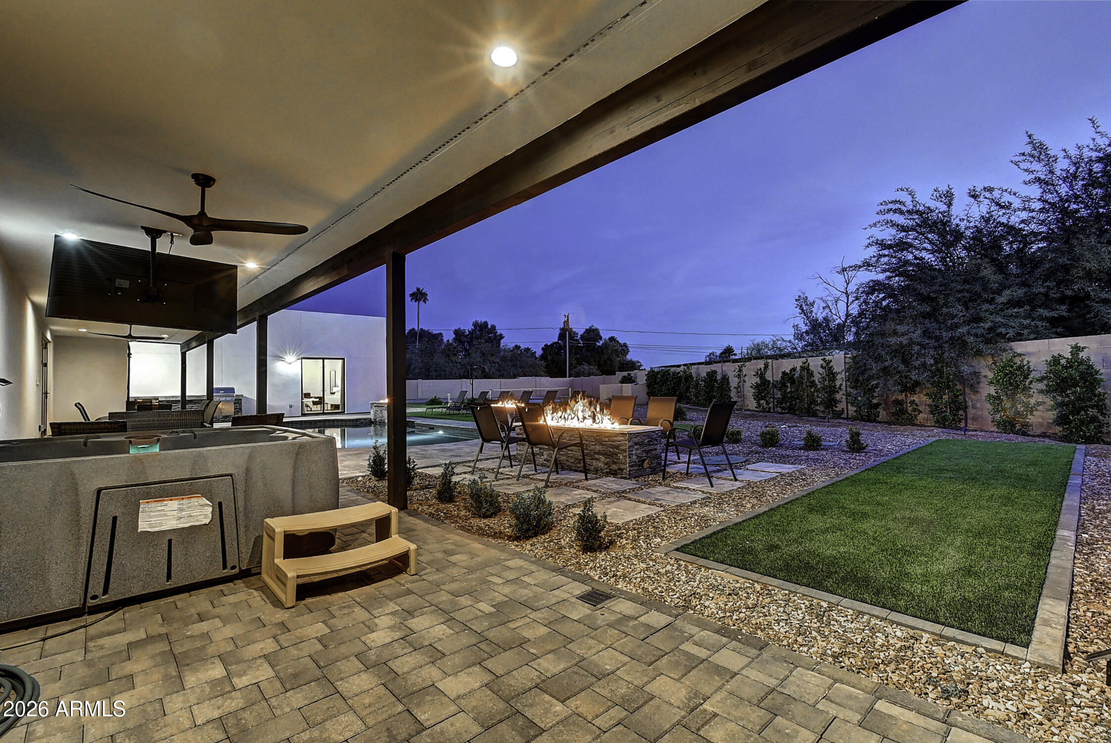 6401 E LARKSPUR Drive