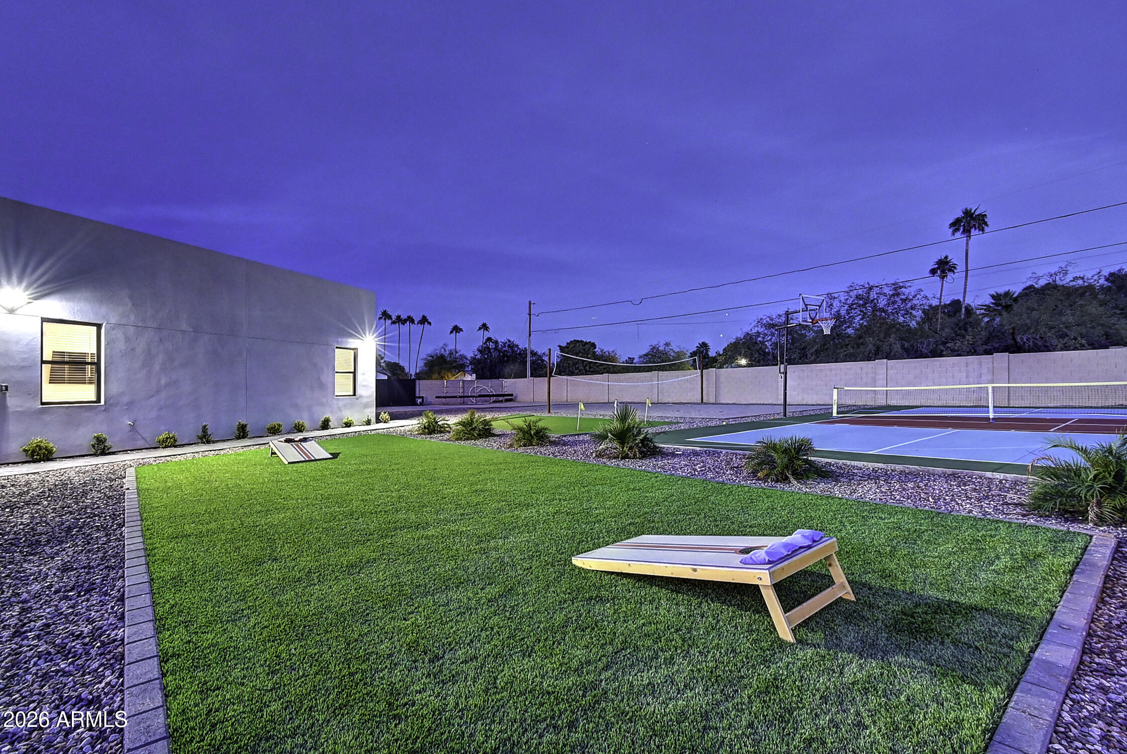 6401 E LARKSPUR Drive