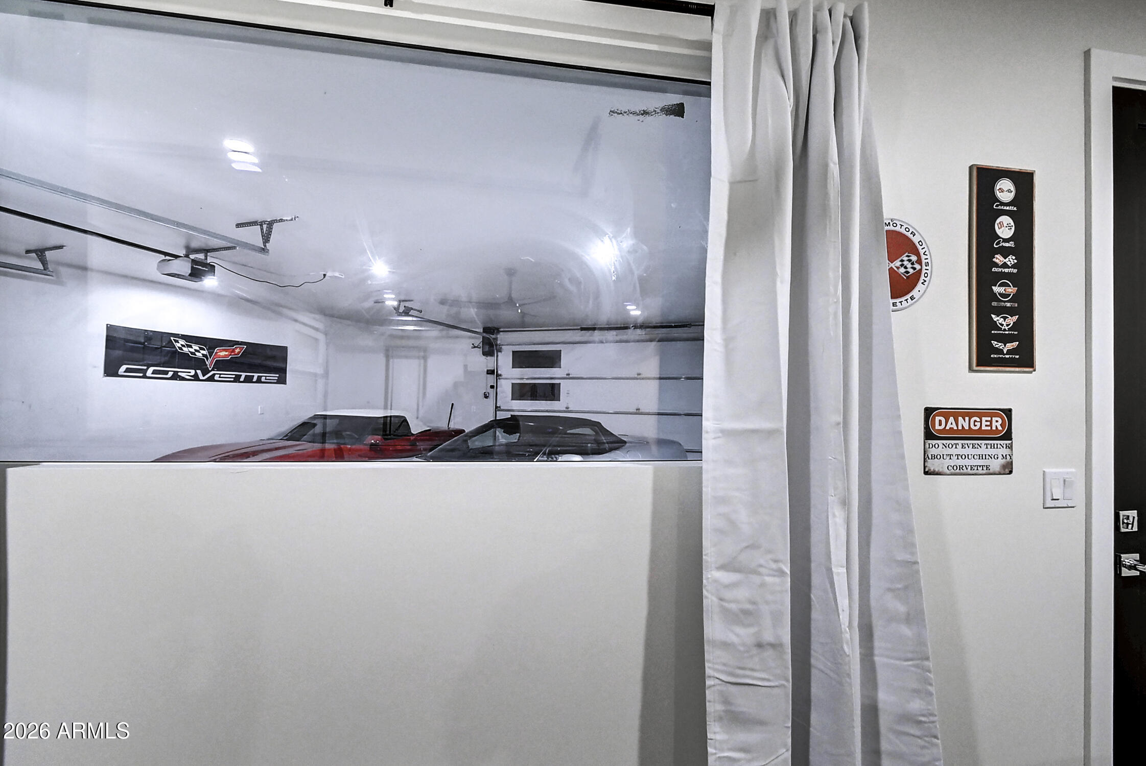 6401 E LARKSPUR Drive