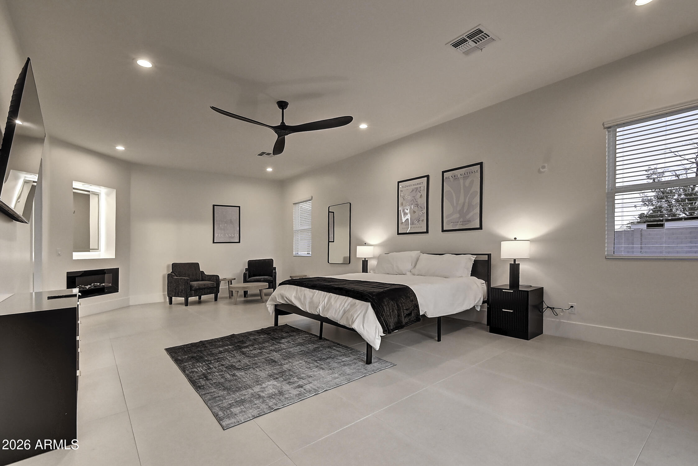 6401 E LARKSPUR Drive