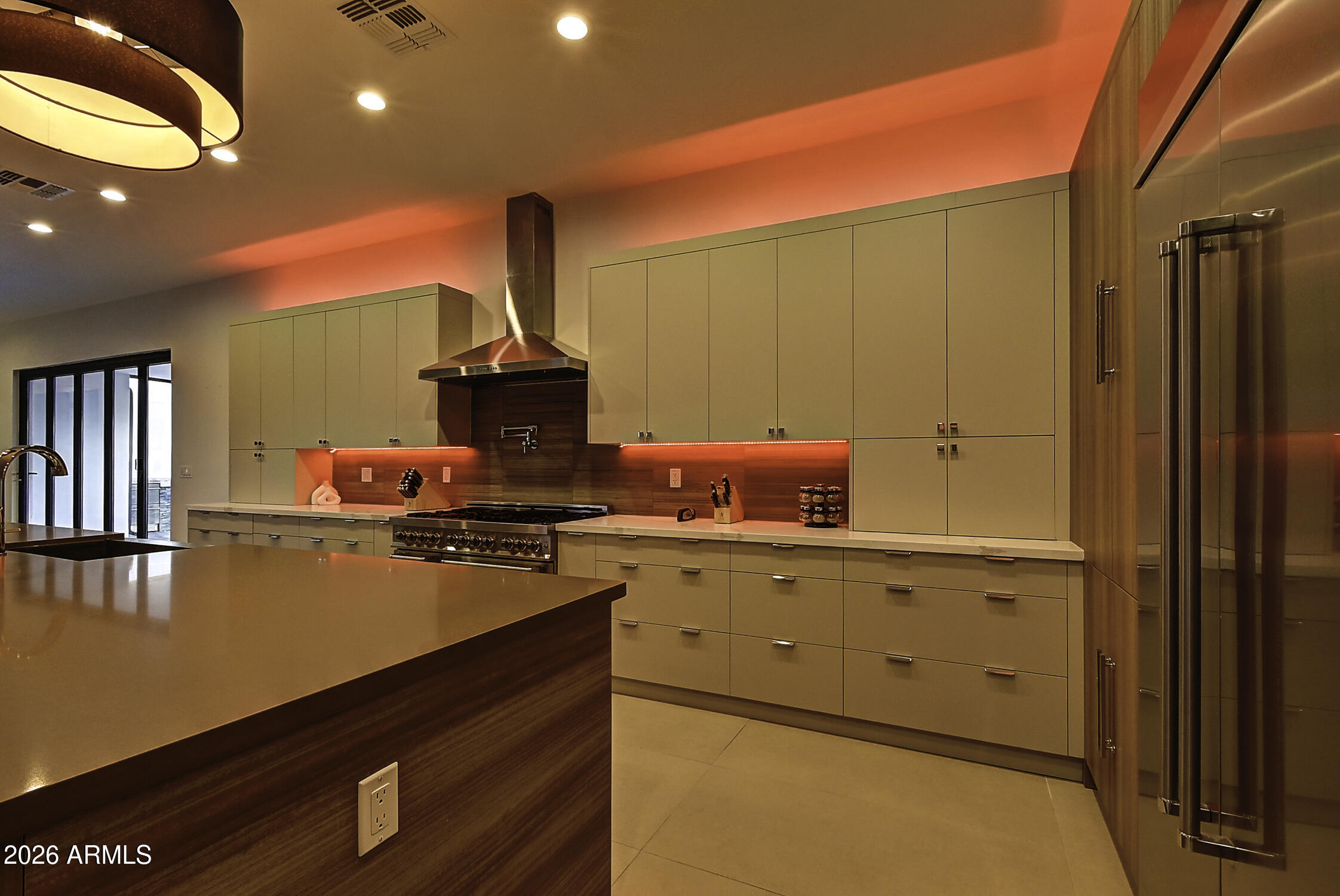 6401 E LARKSPUR Drive