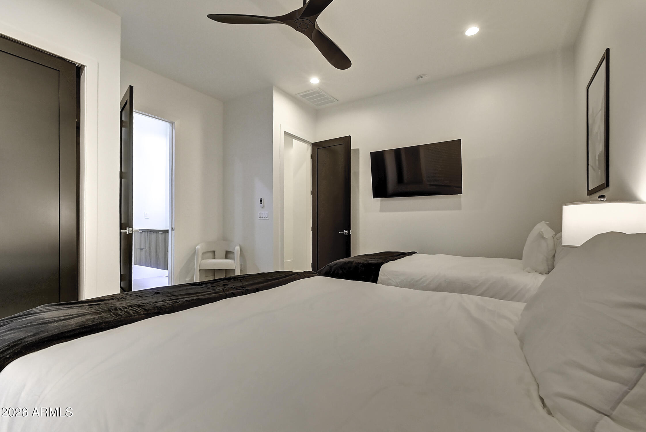 6401 E LARKSPUR Drive