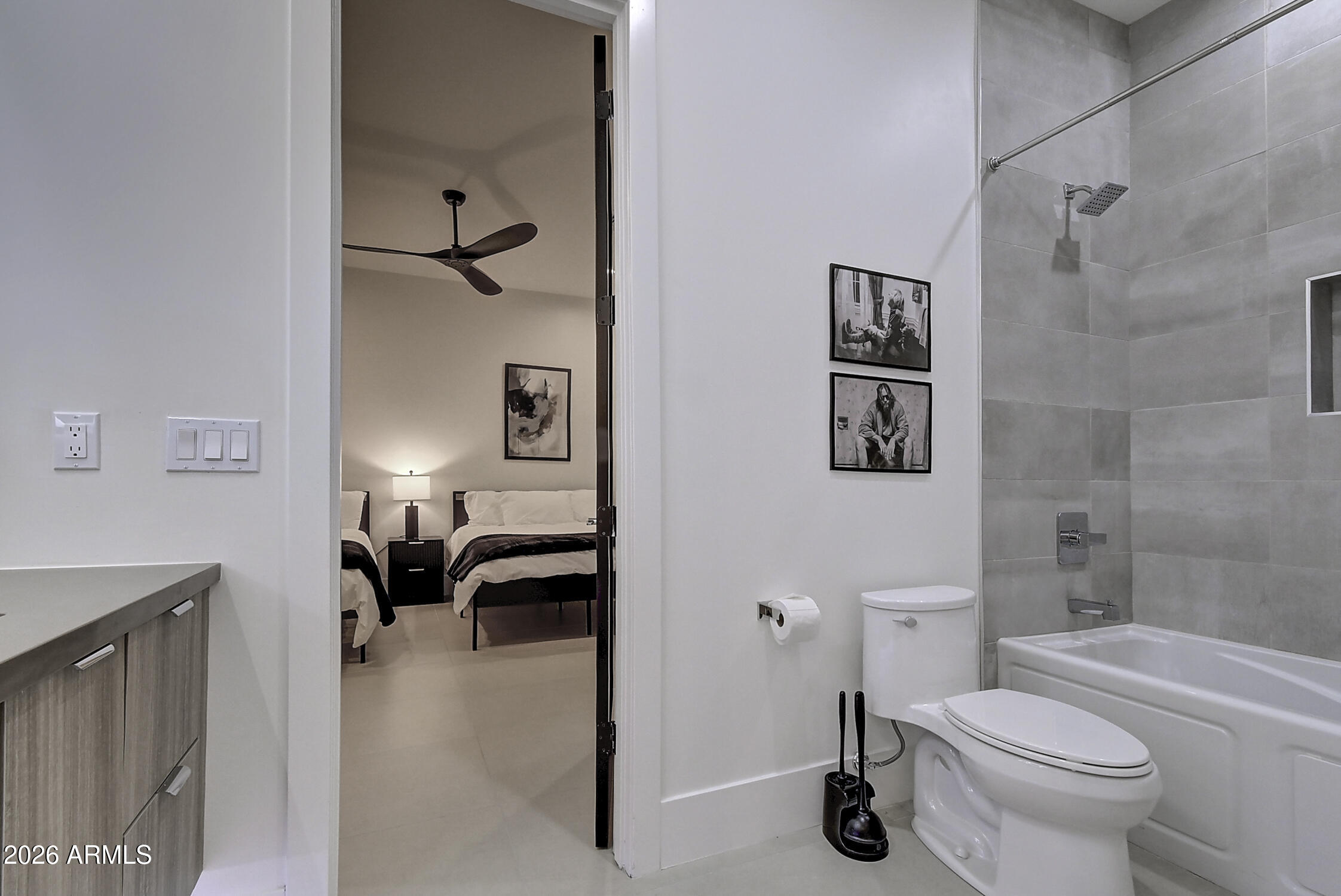 6401 E LARKSPUR Drive