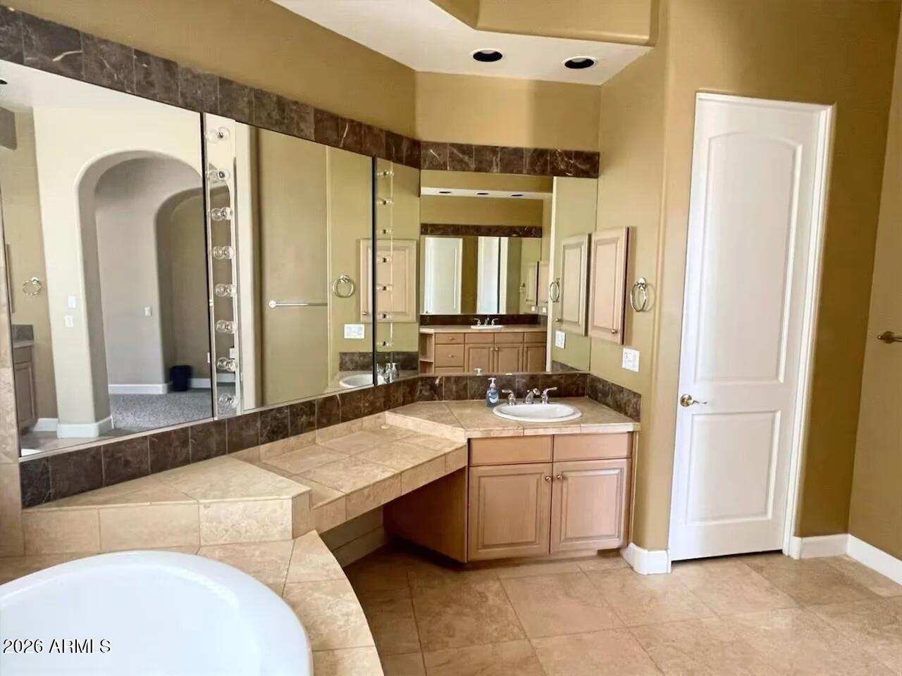 12198 E DOUBLETREE RANCH Road