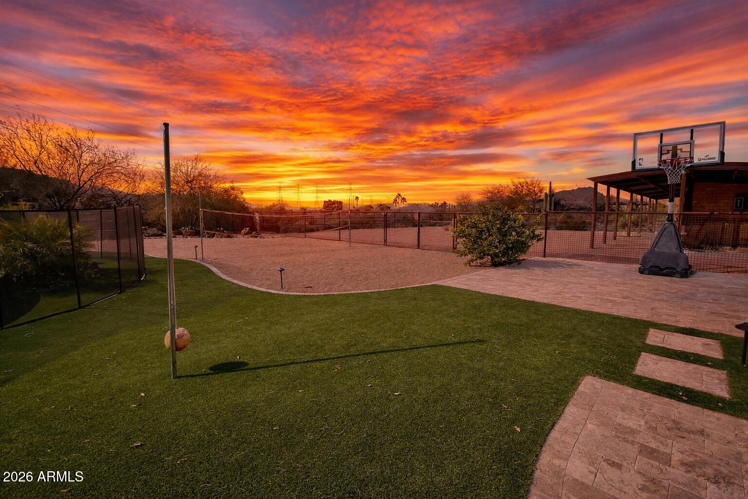 12198 E DOUBLETREE RANCH Road