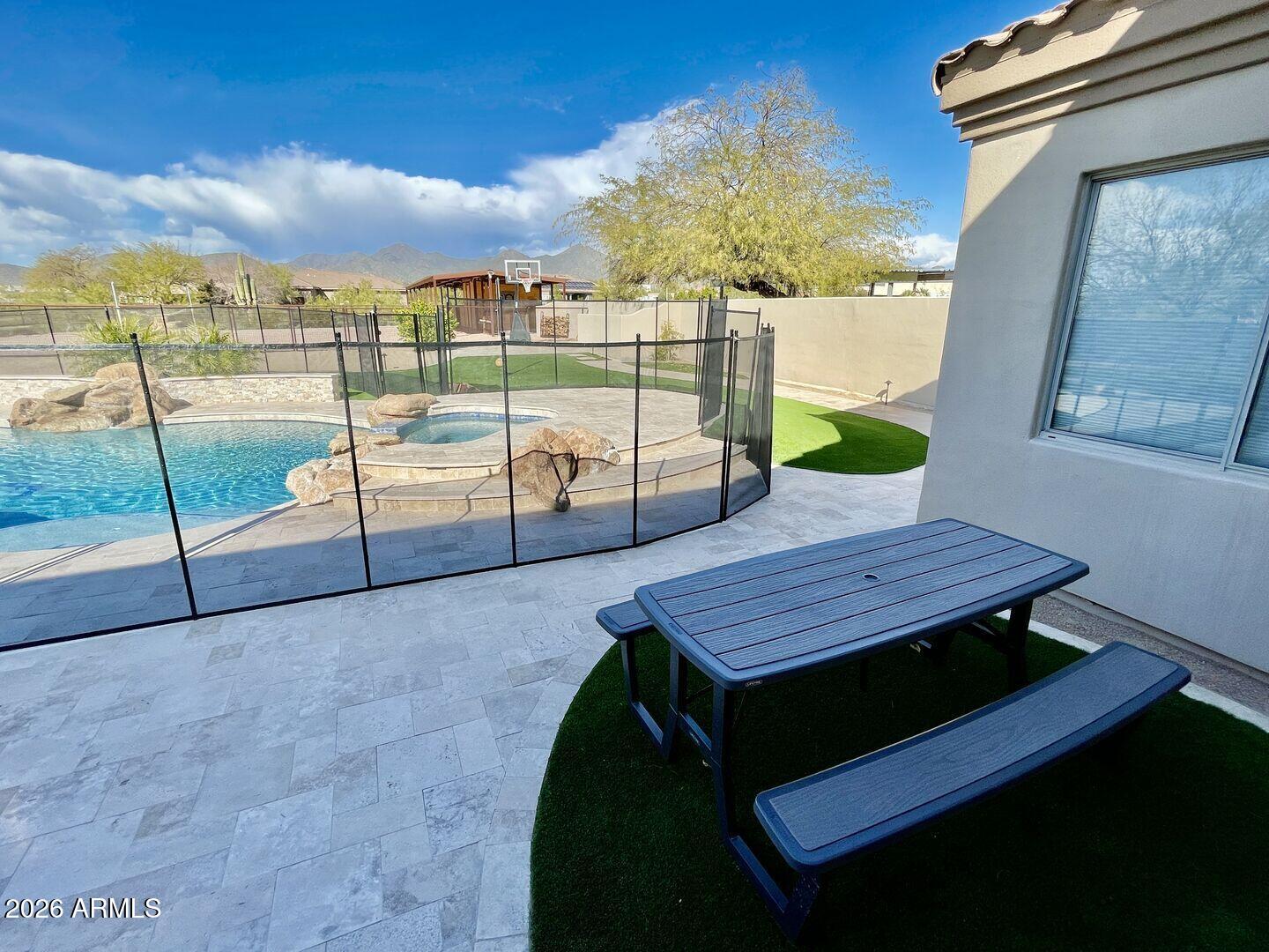 12198 E DOUBLETREE RANCH Road