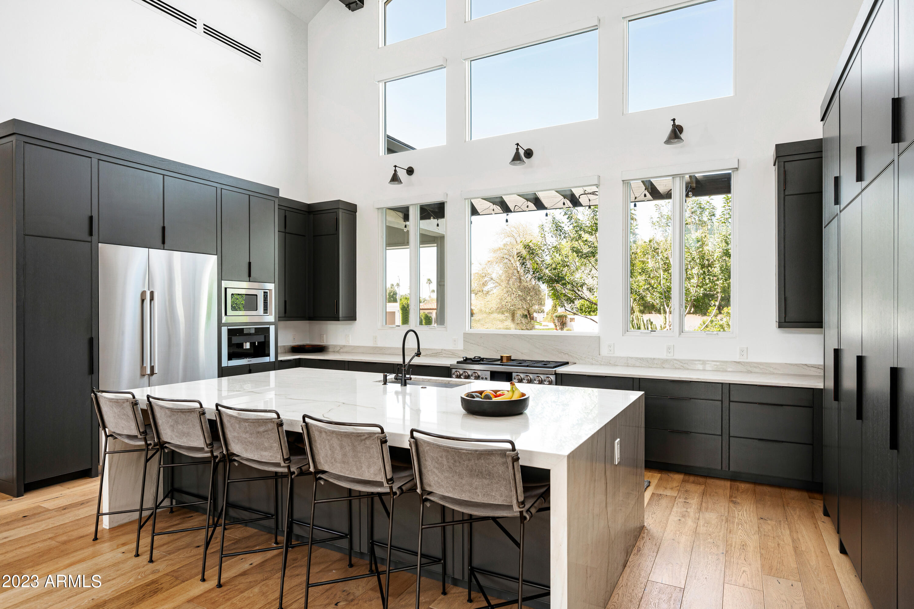 8144 E DEL BARQUERO Drive