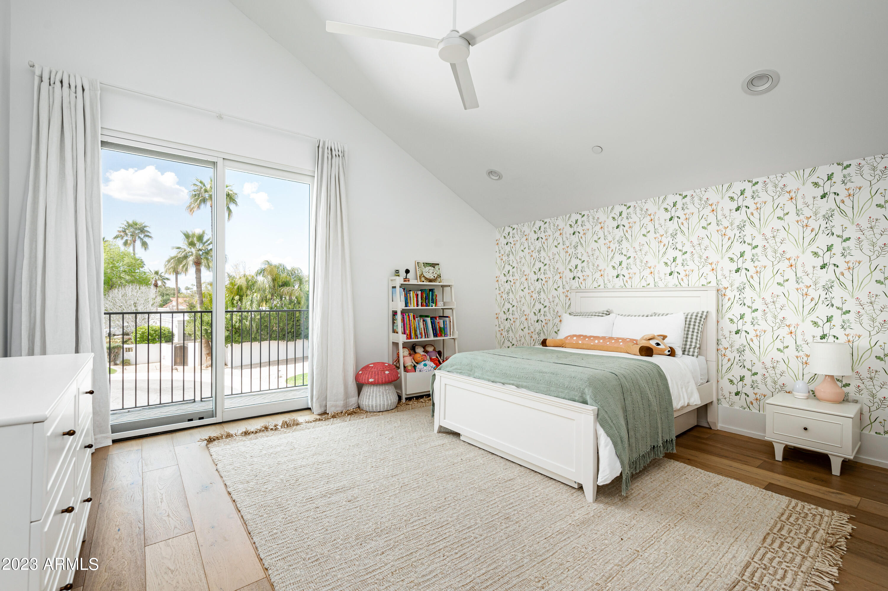 8144 E DEL BARQUERO Drive