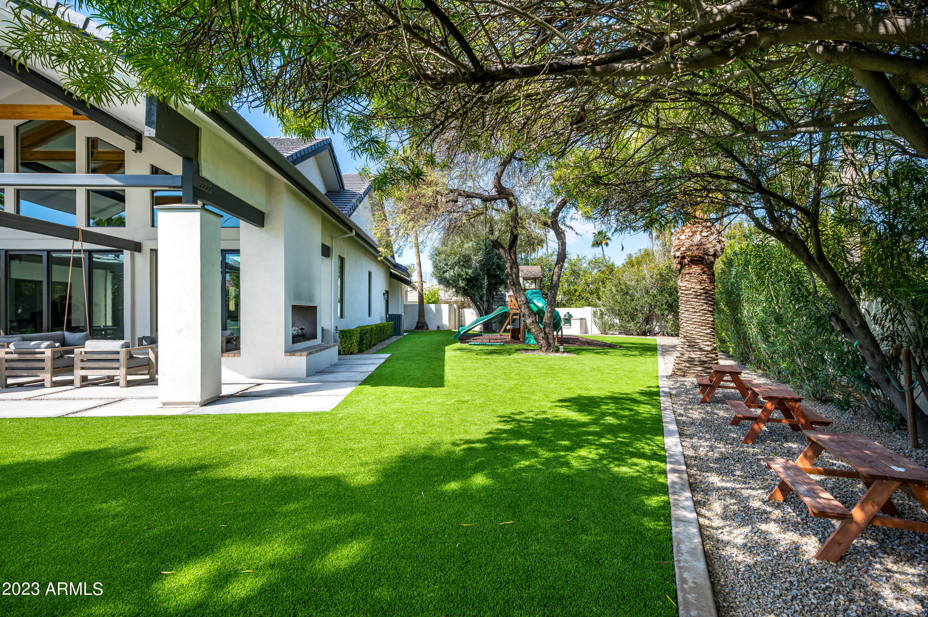 8144 E DEL BARQUERO Drive