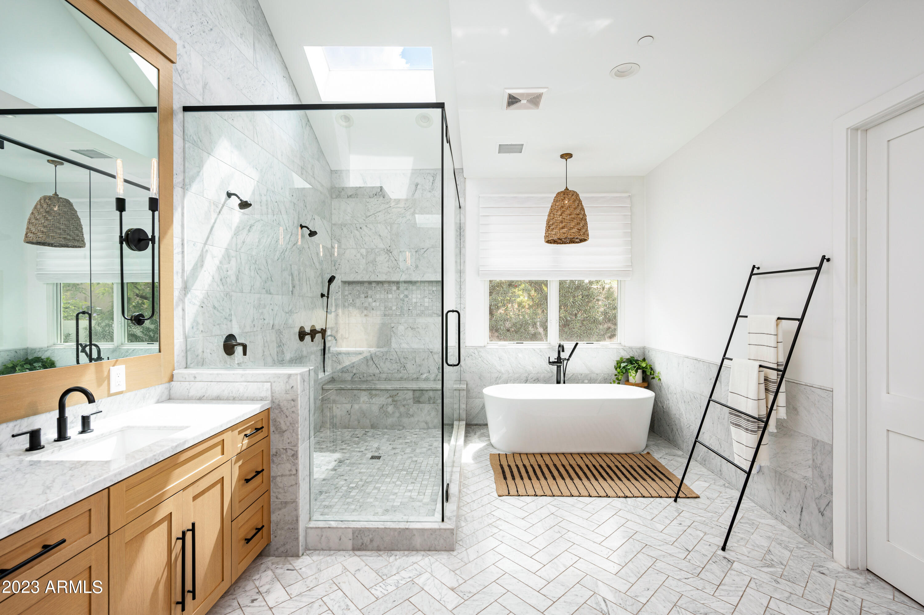 8144 E DEL BARQUERO Drive