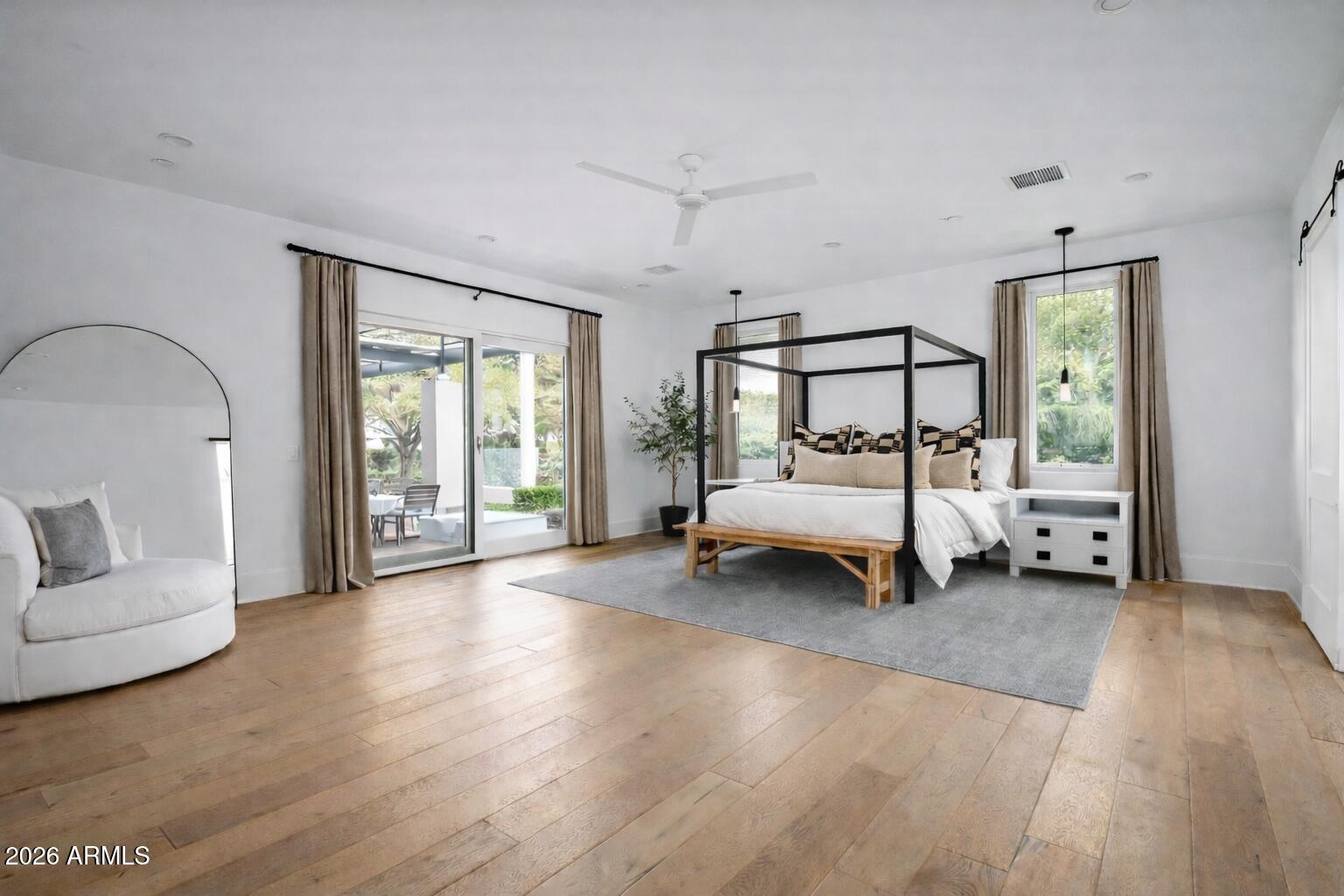 8144 E DEL BARQUERO Drive