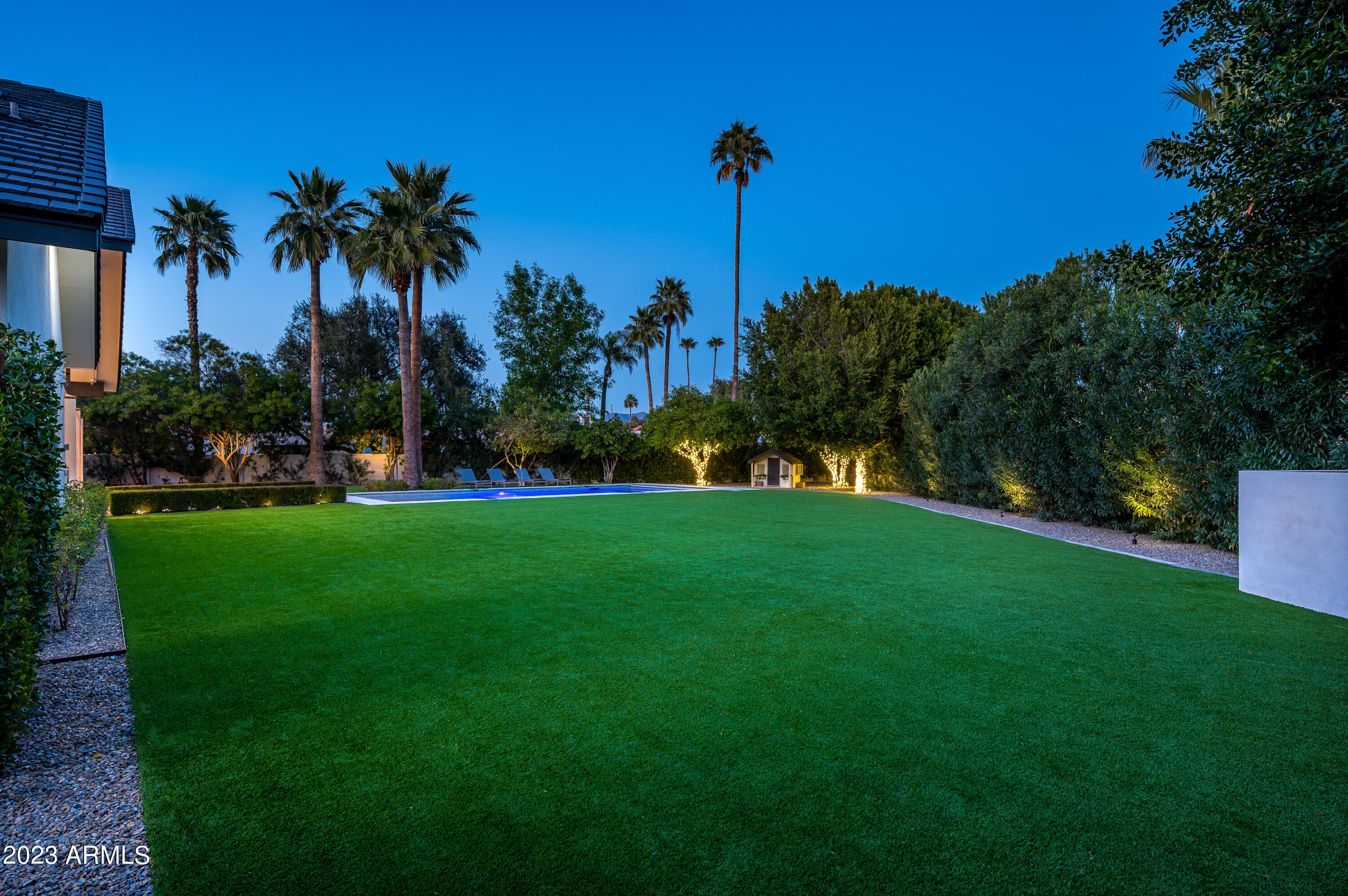 8144 E DEL BARQUERO Drive