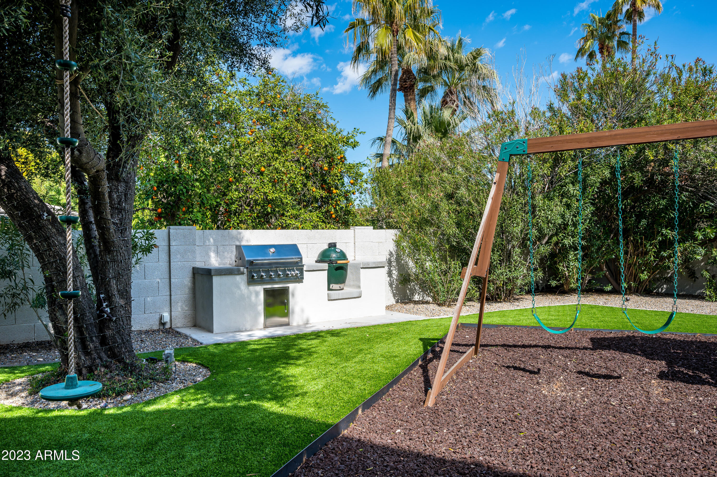 8144 E DEL BARQUERO Drive