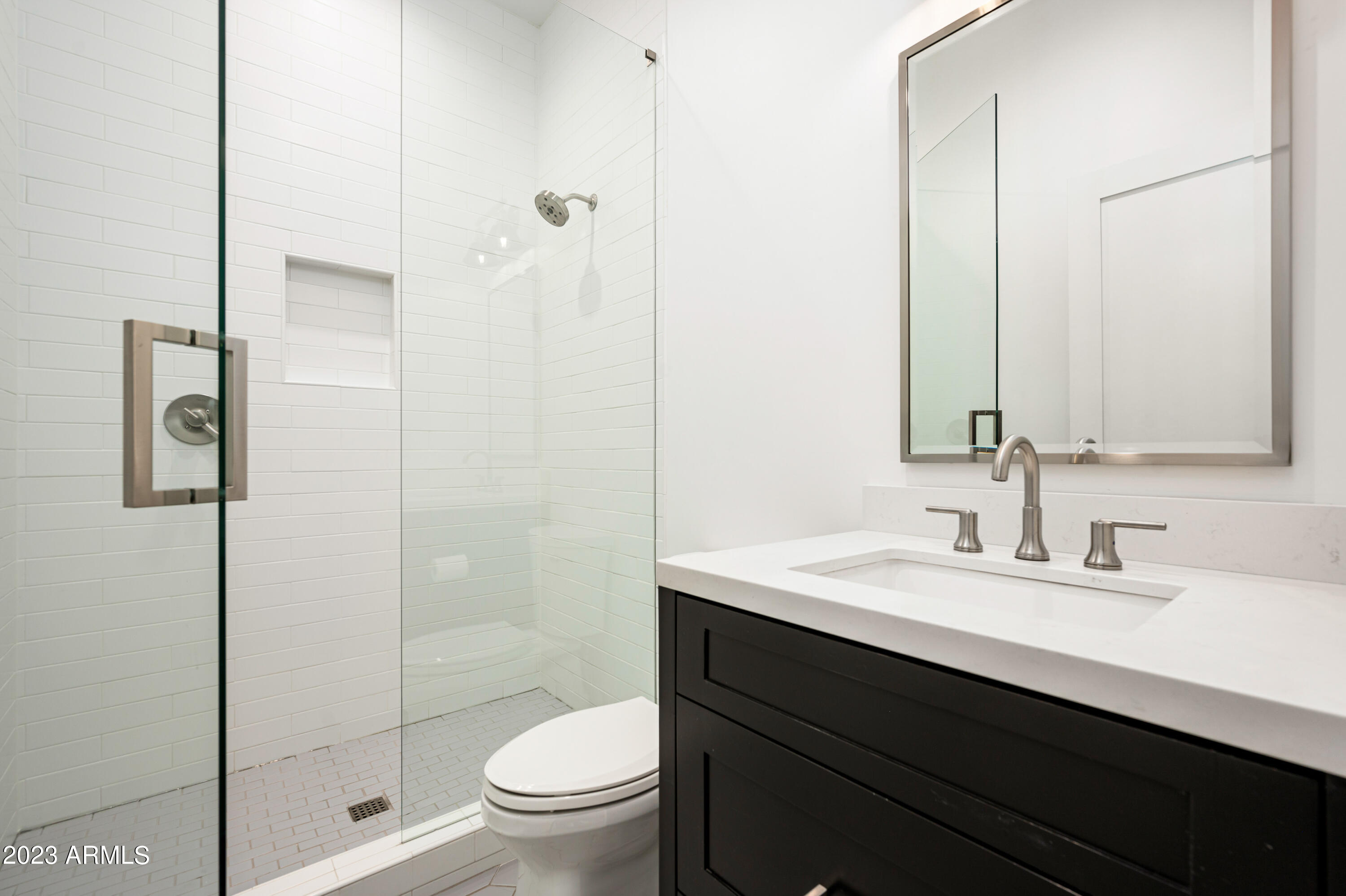 8144 E DEL BARQUERO Drive