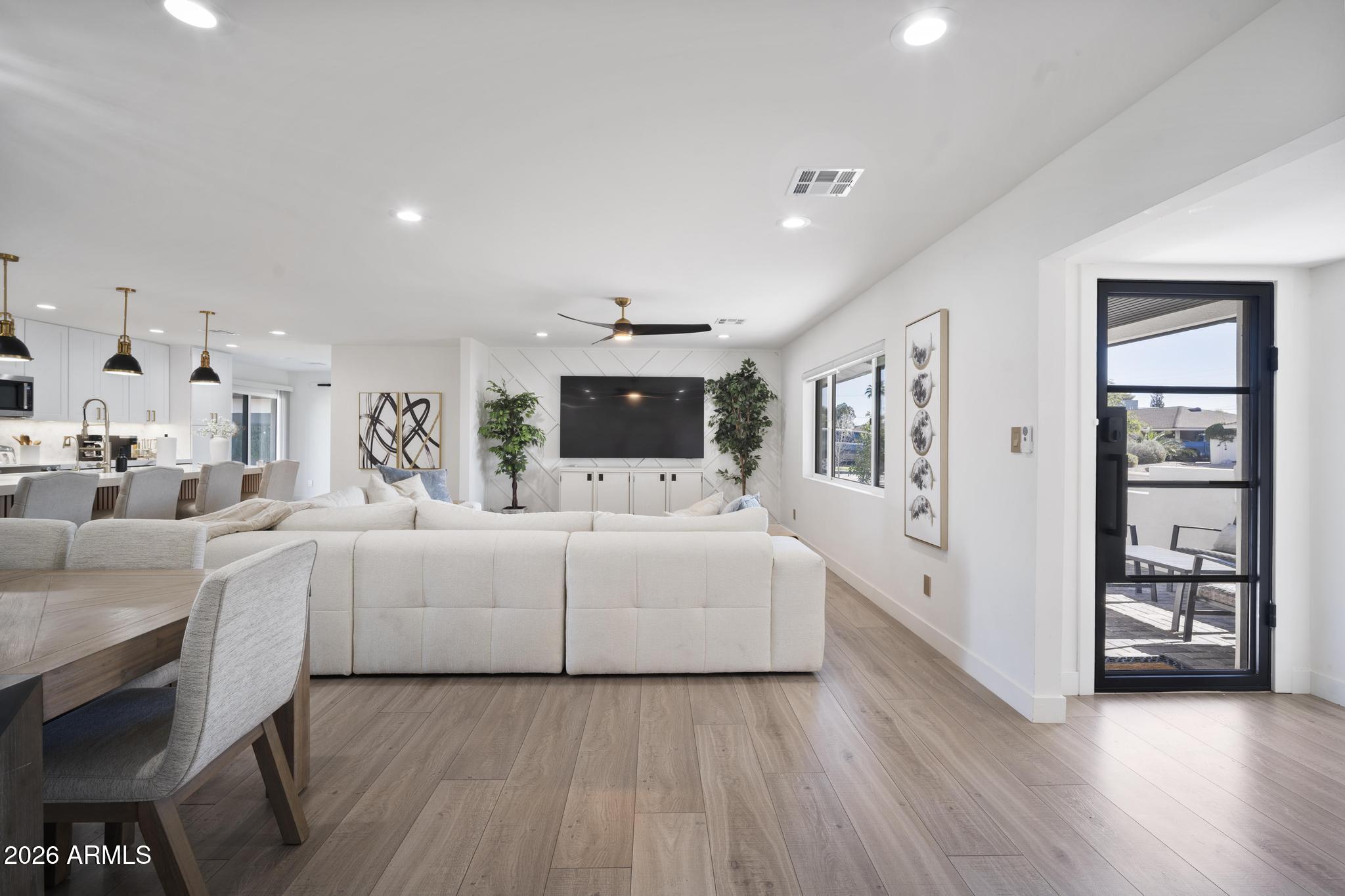 8314 E MARIPOSA Drive