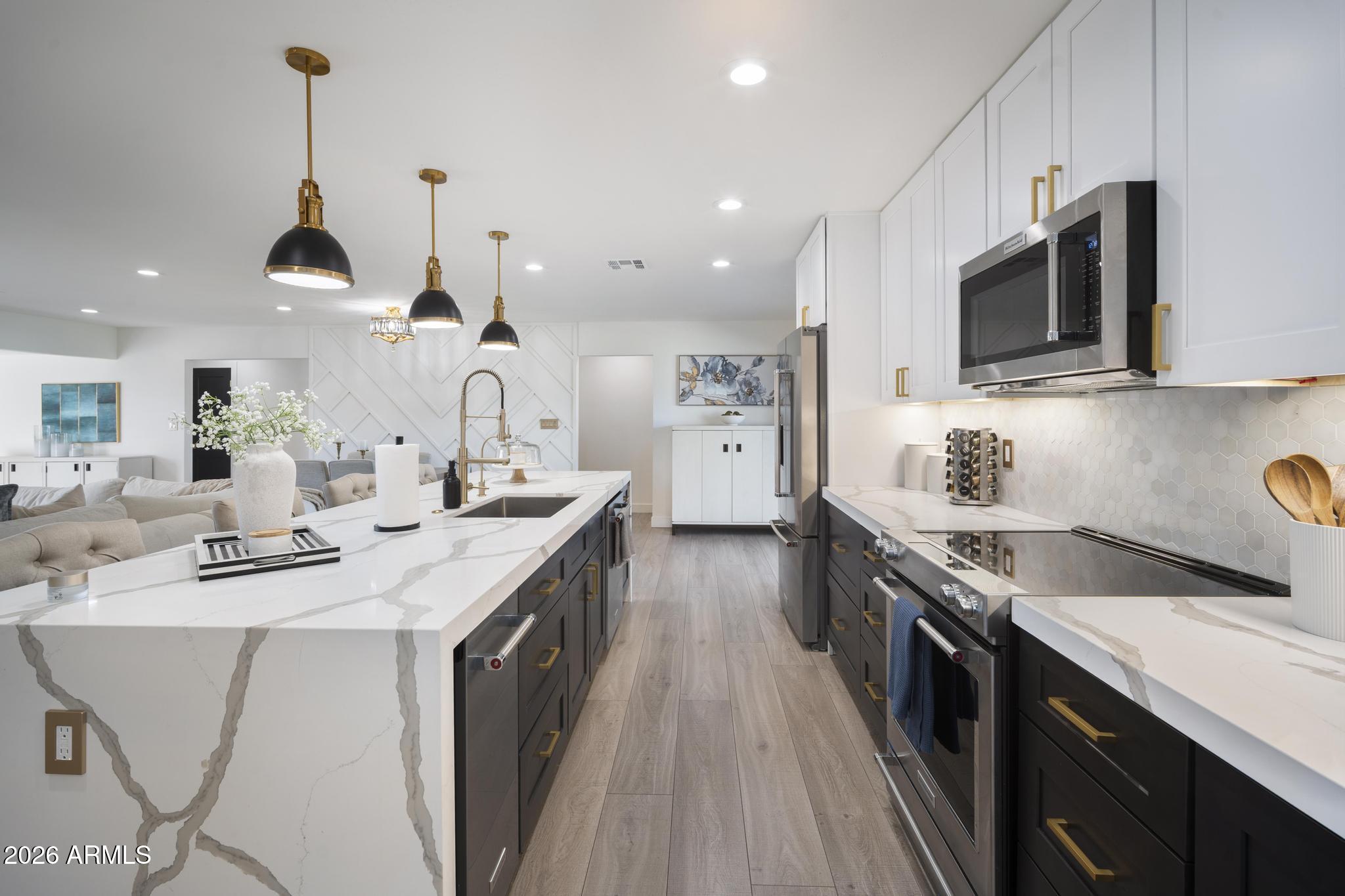 8314 E MARIPOSA Drive