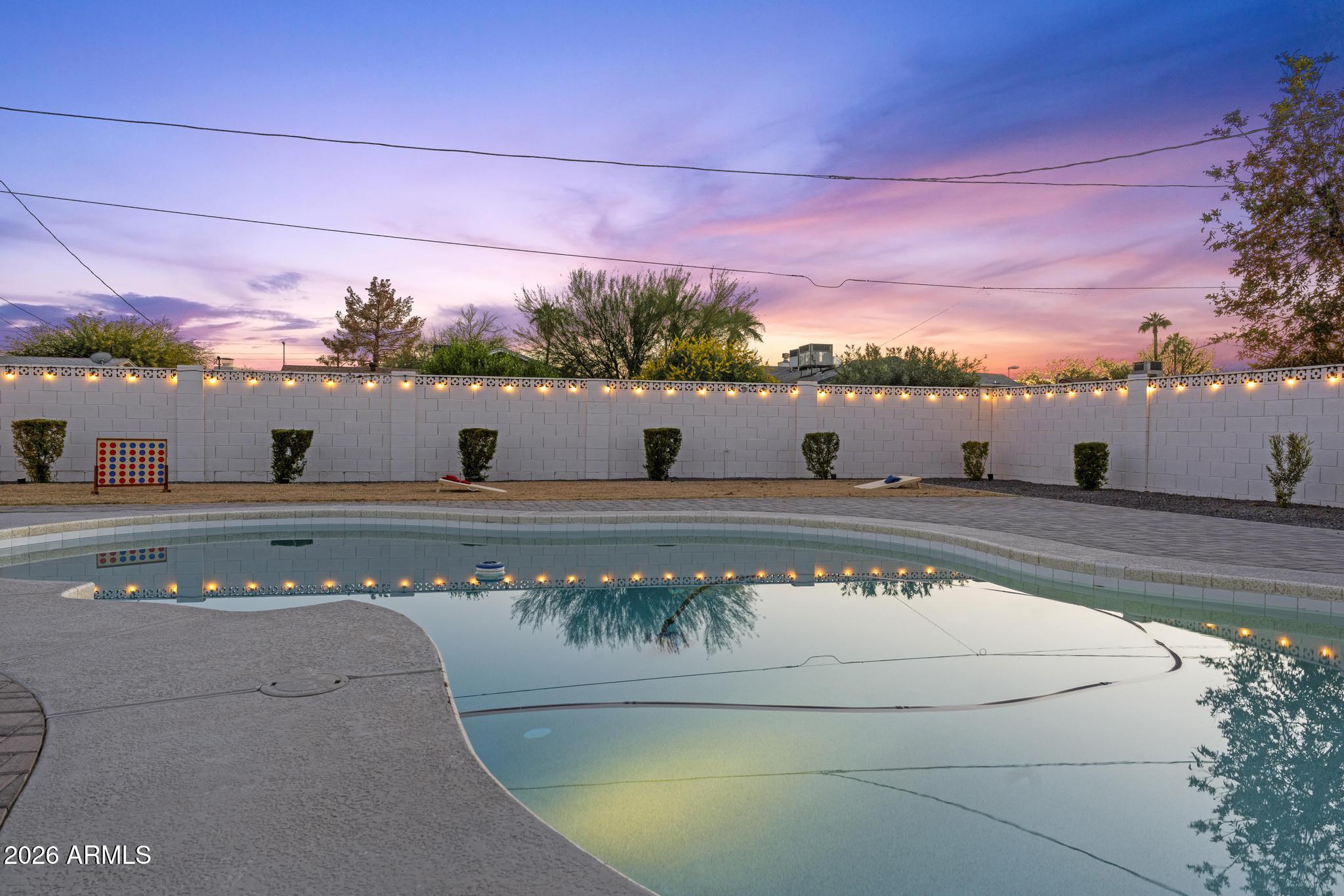 8513 E INDIANOLA Avenue