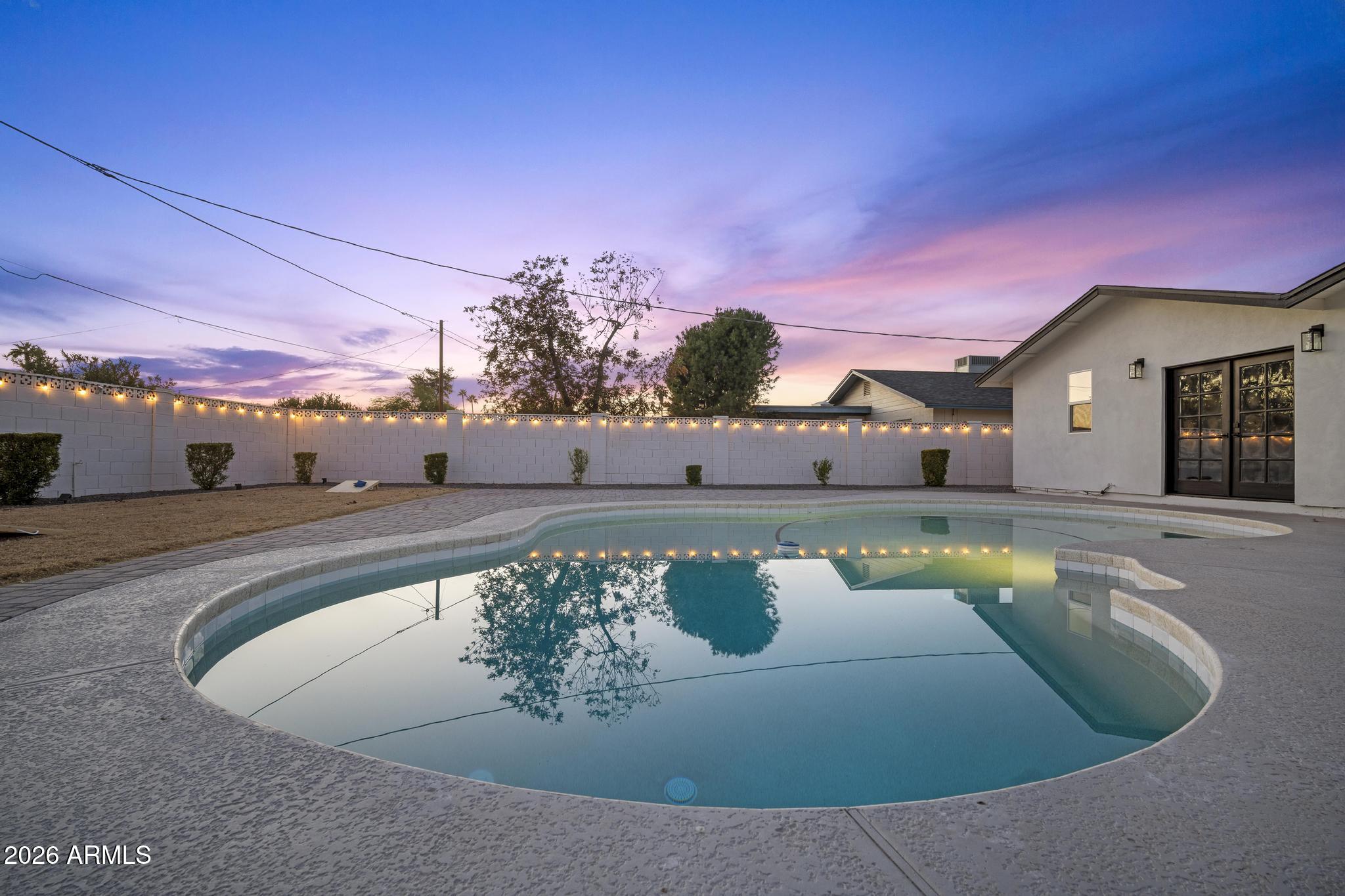 8513 E INDIANOLA Avenue