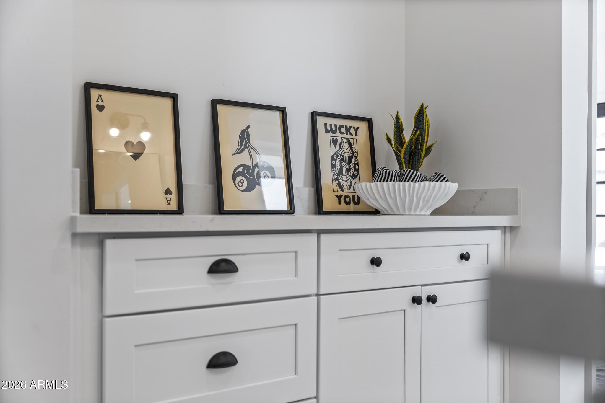 8513 E INDIANOLA Avenue