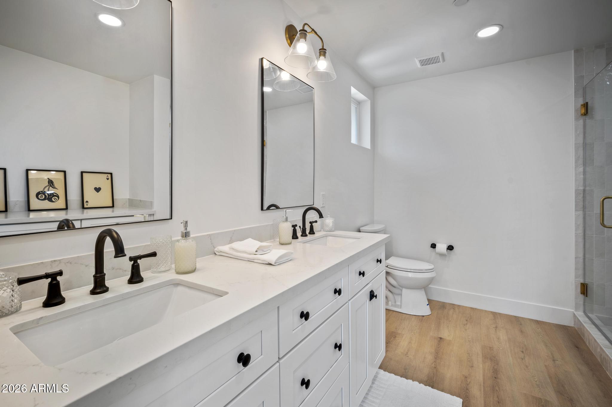 8513 E INDIANOLA Avenue