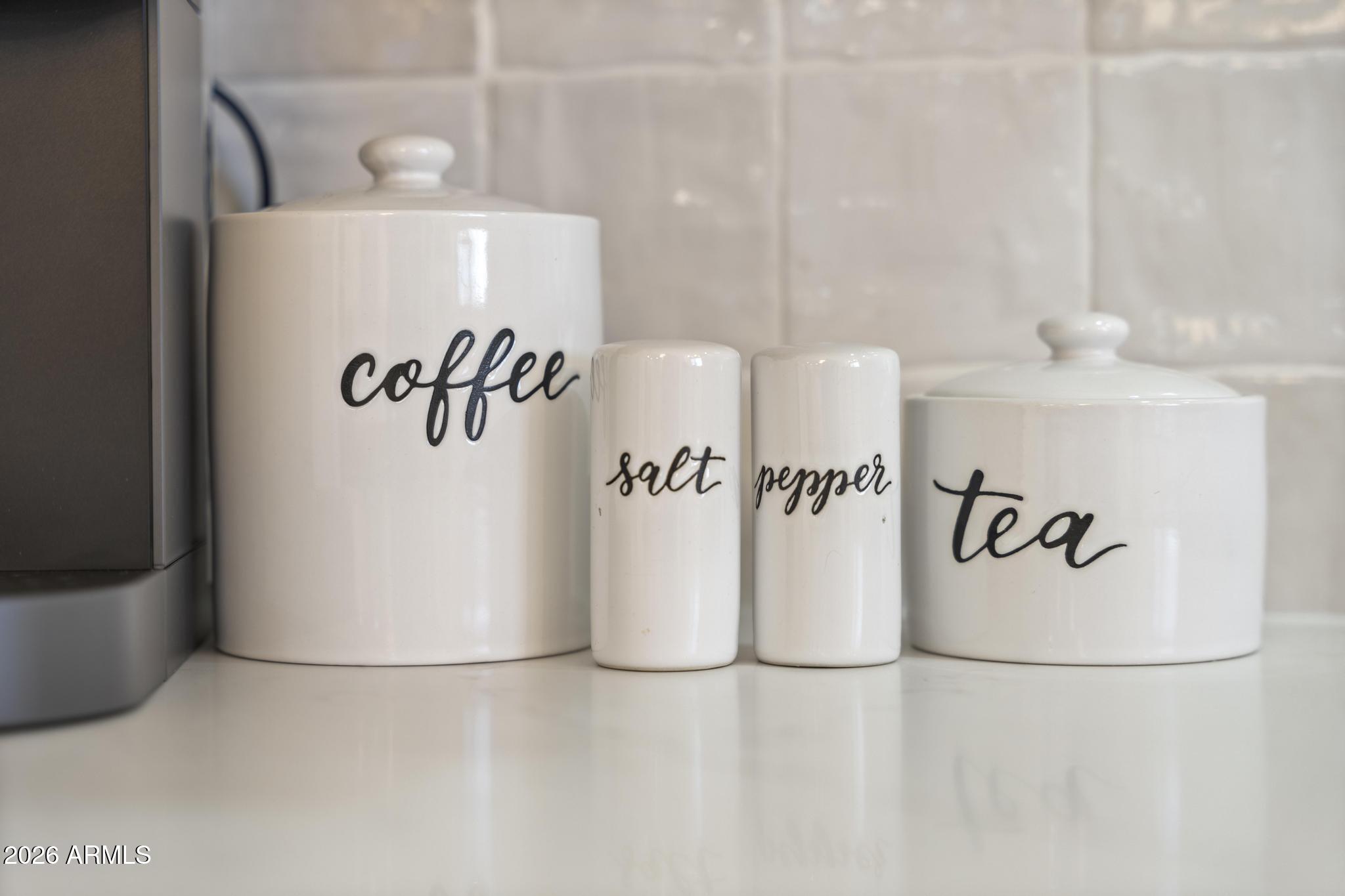 8513 E INDIANOLA Avenue