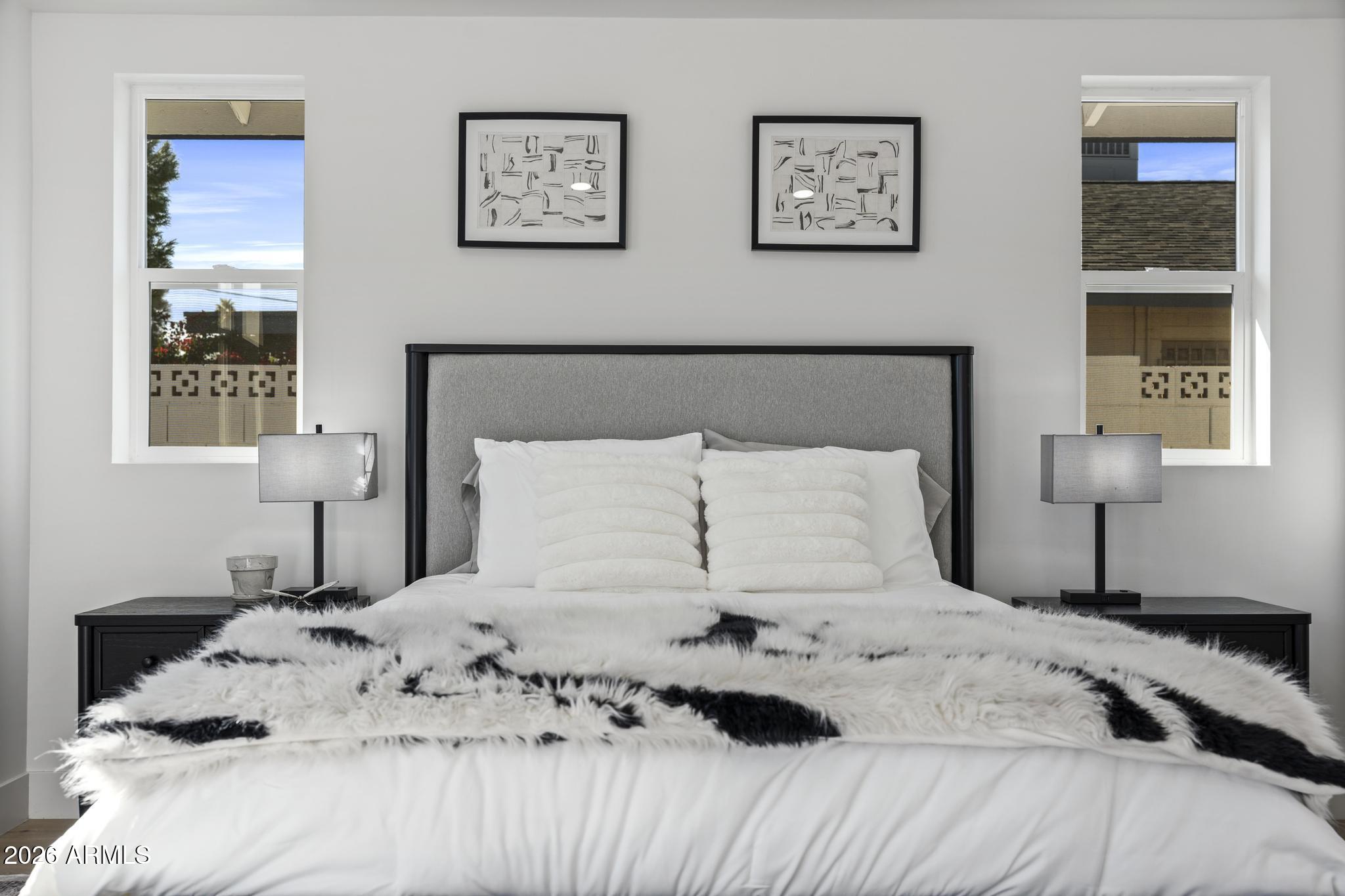 8513 E INDIANOLA Avenue