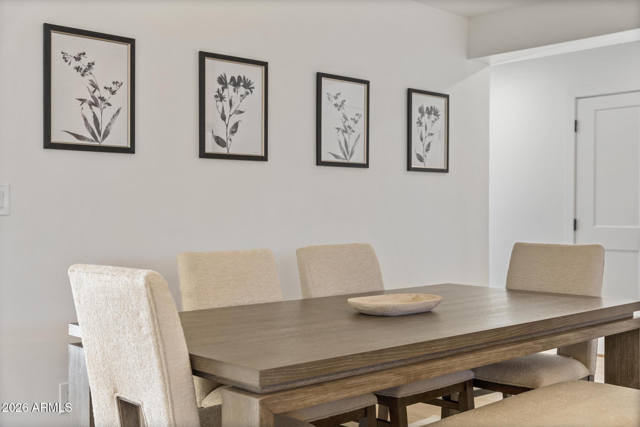 8513 E INDIANOLA Avenue