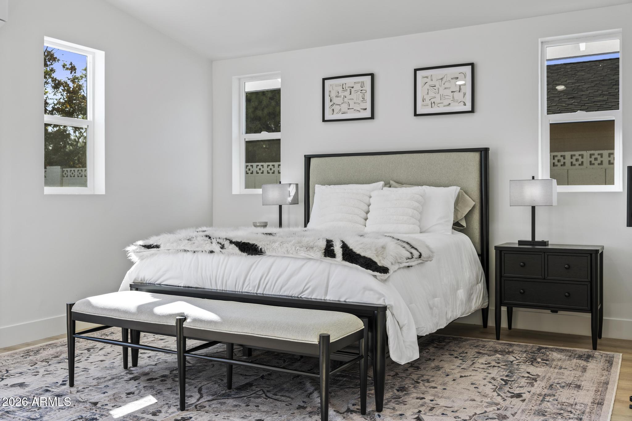 8513 E INDIANOLA Avenue