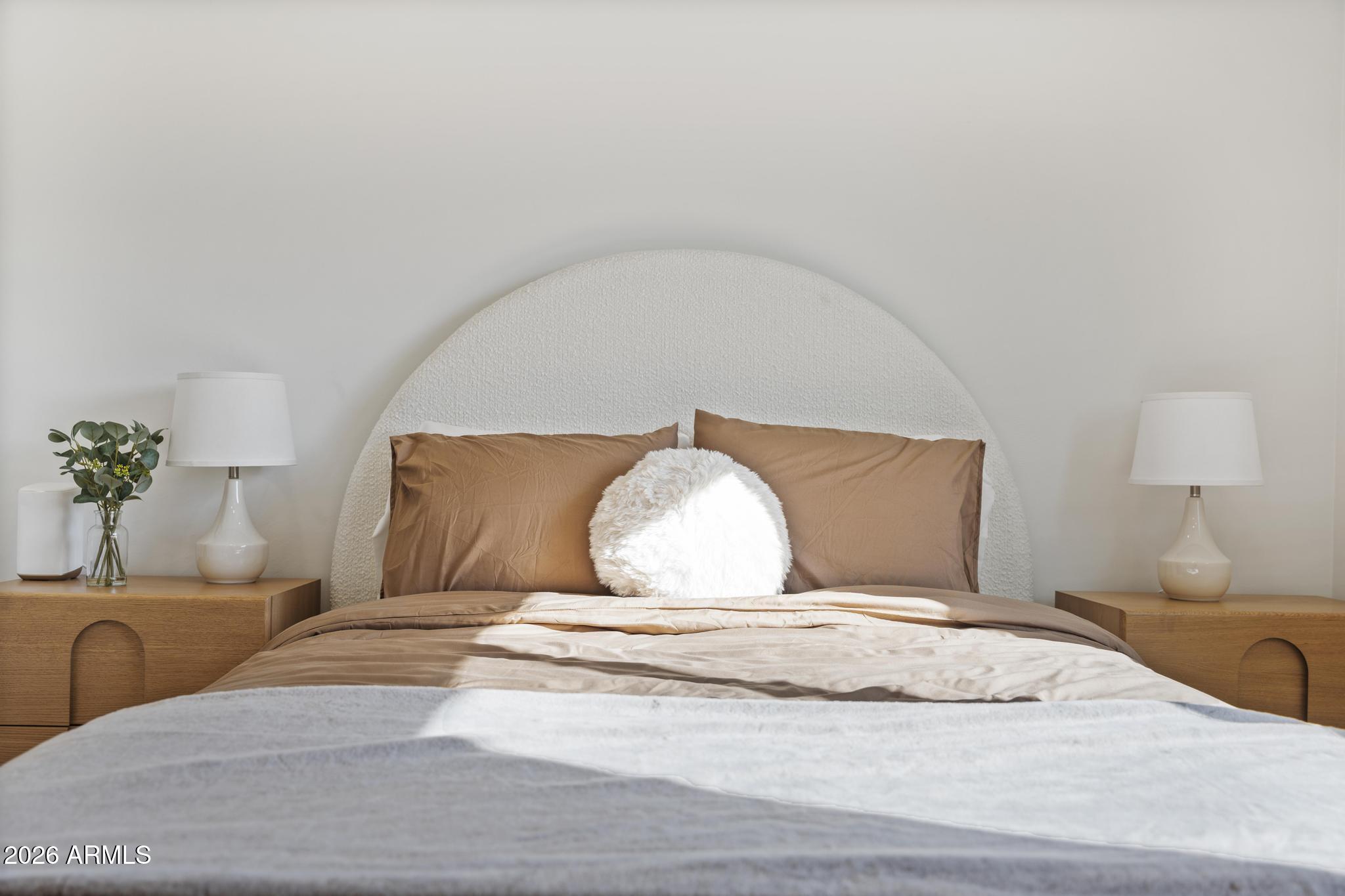 8513 E INDIANOLA Avenue