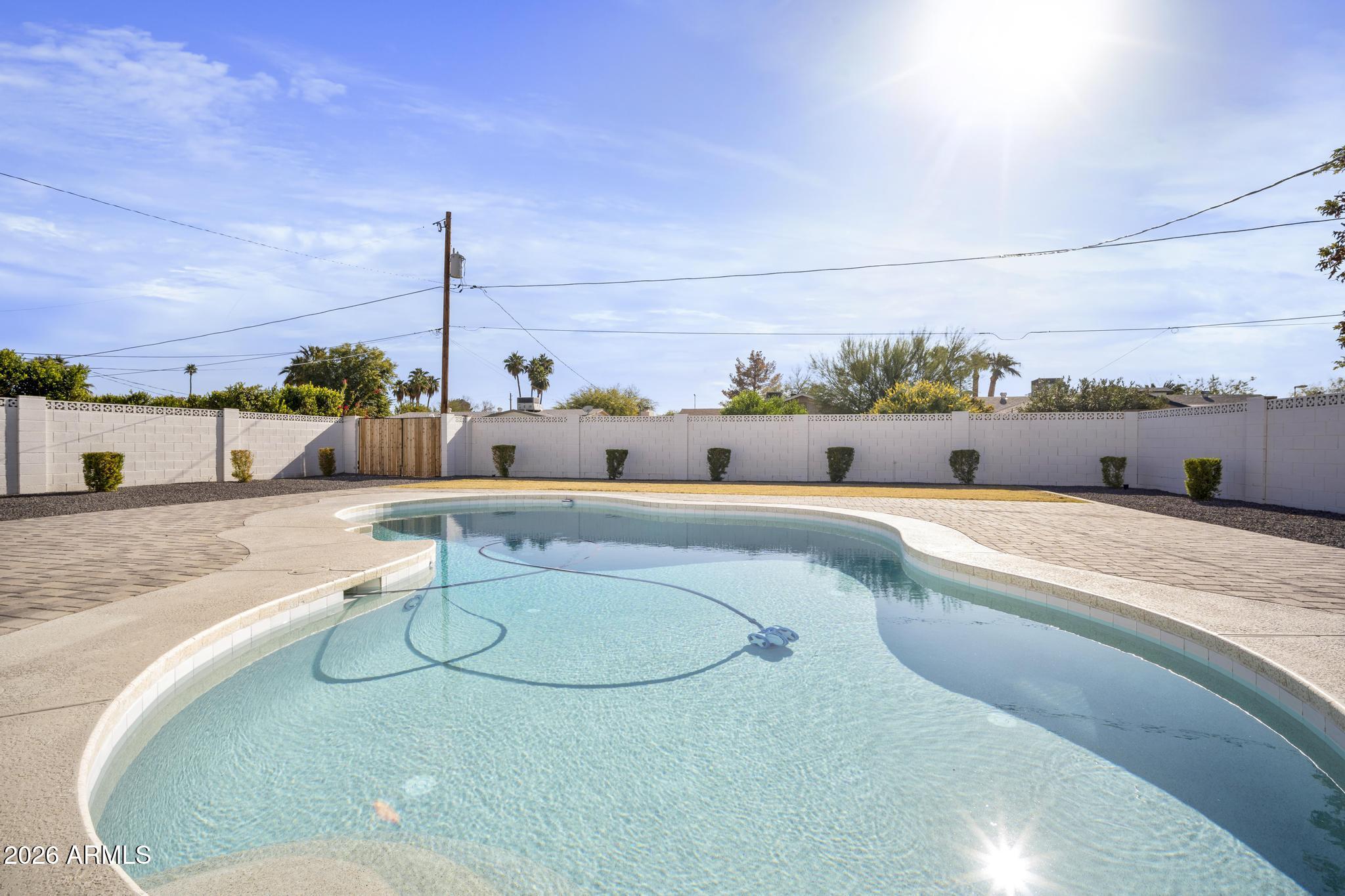 8513 E INDIANOLA Avenue