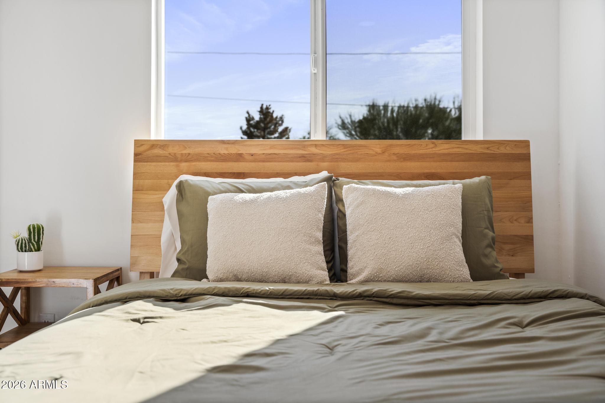 8513 E INDIANOLA Avenue