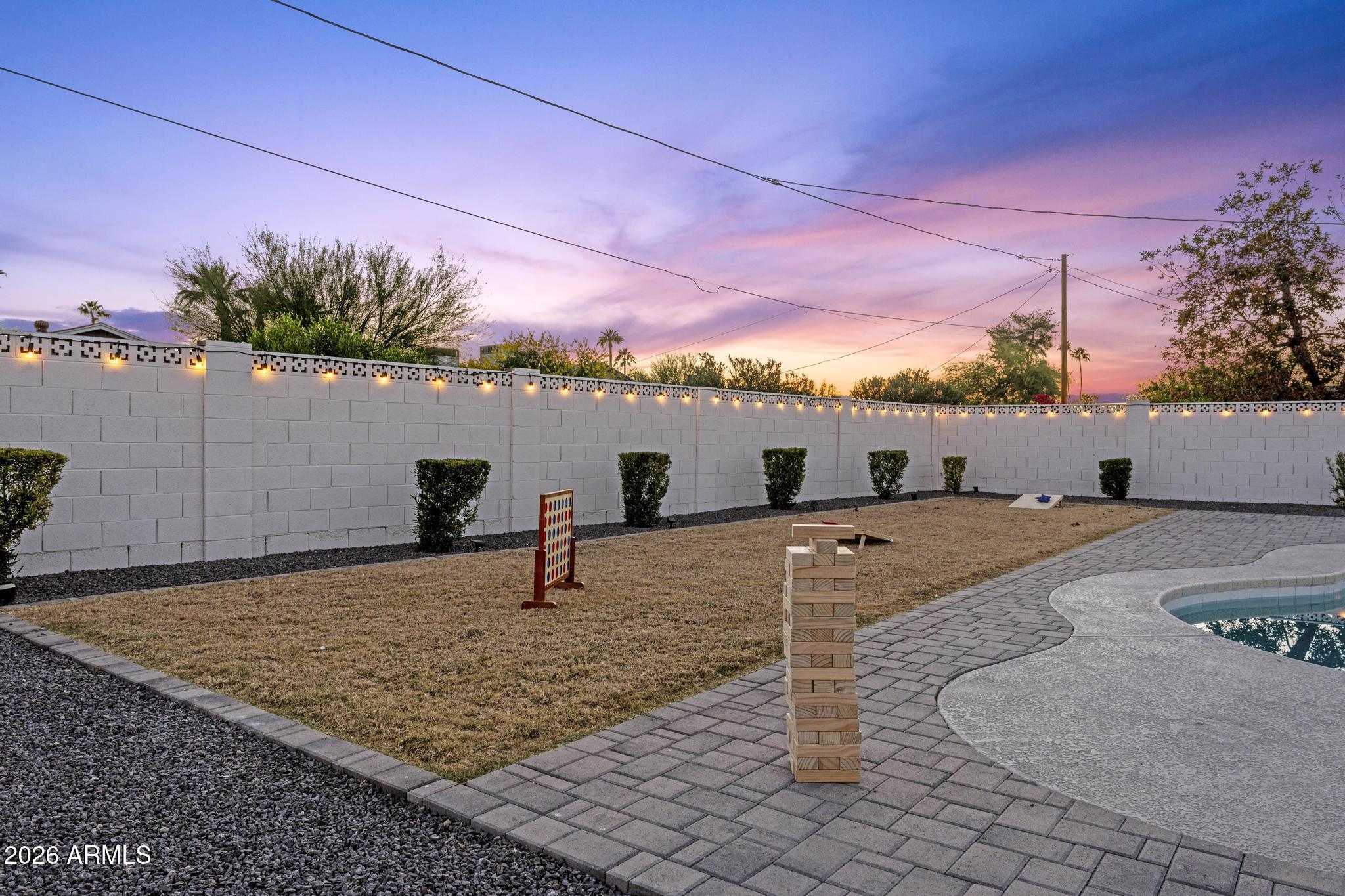 8513 E INDIANOLA Avenue